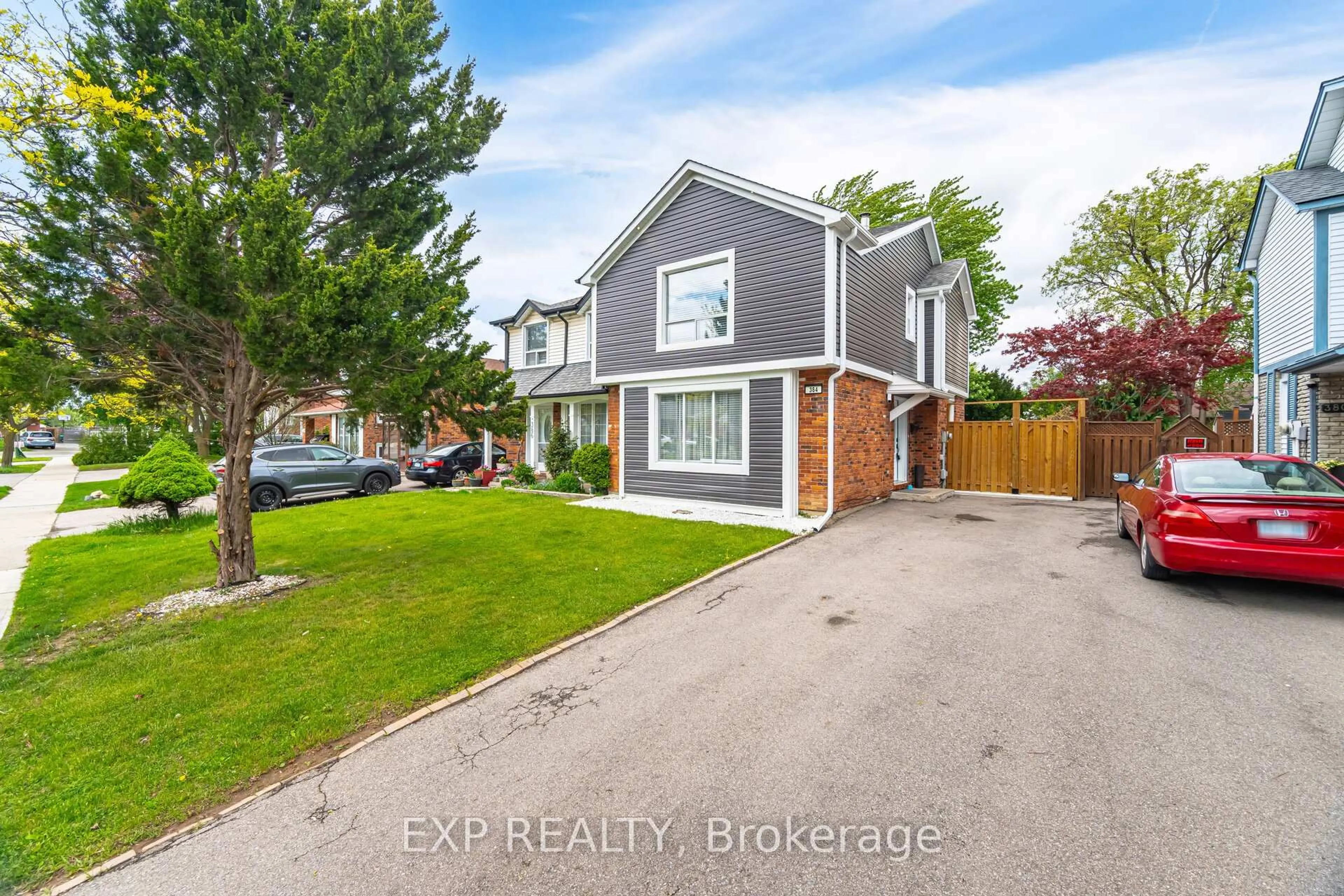 Unknown for 384 Daralea Hts, Mississauga Ontario L5A 3H6
