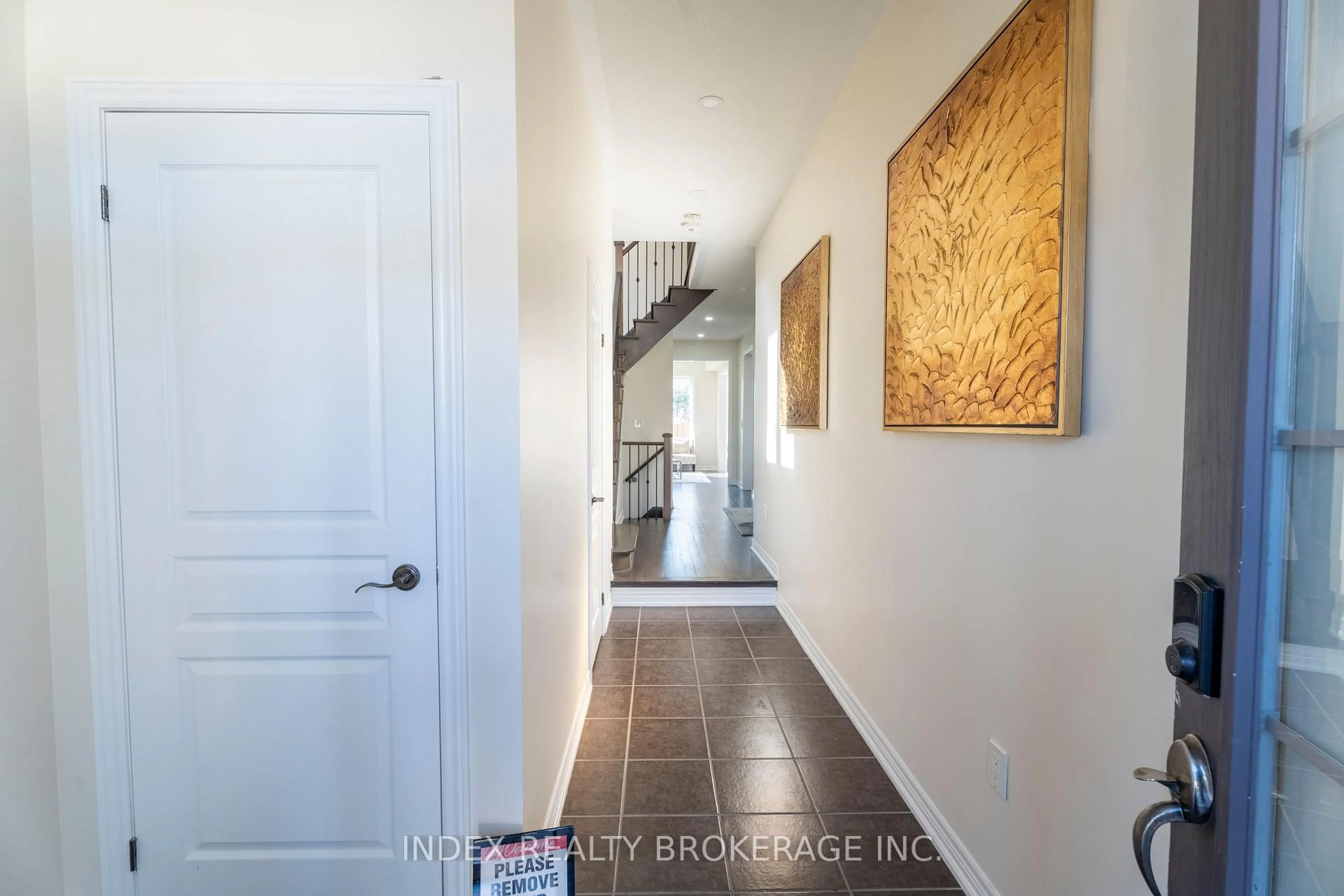 Indoor entryway for 32 Lackington St, Brampton Ontario L6X 5P1