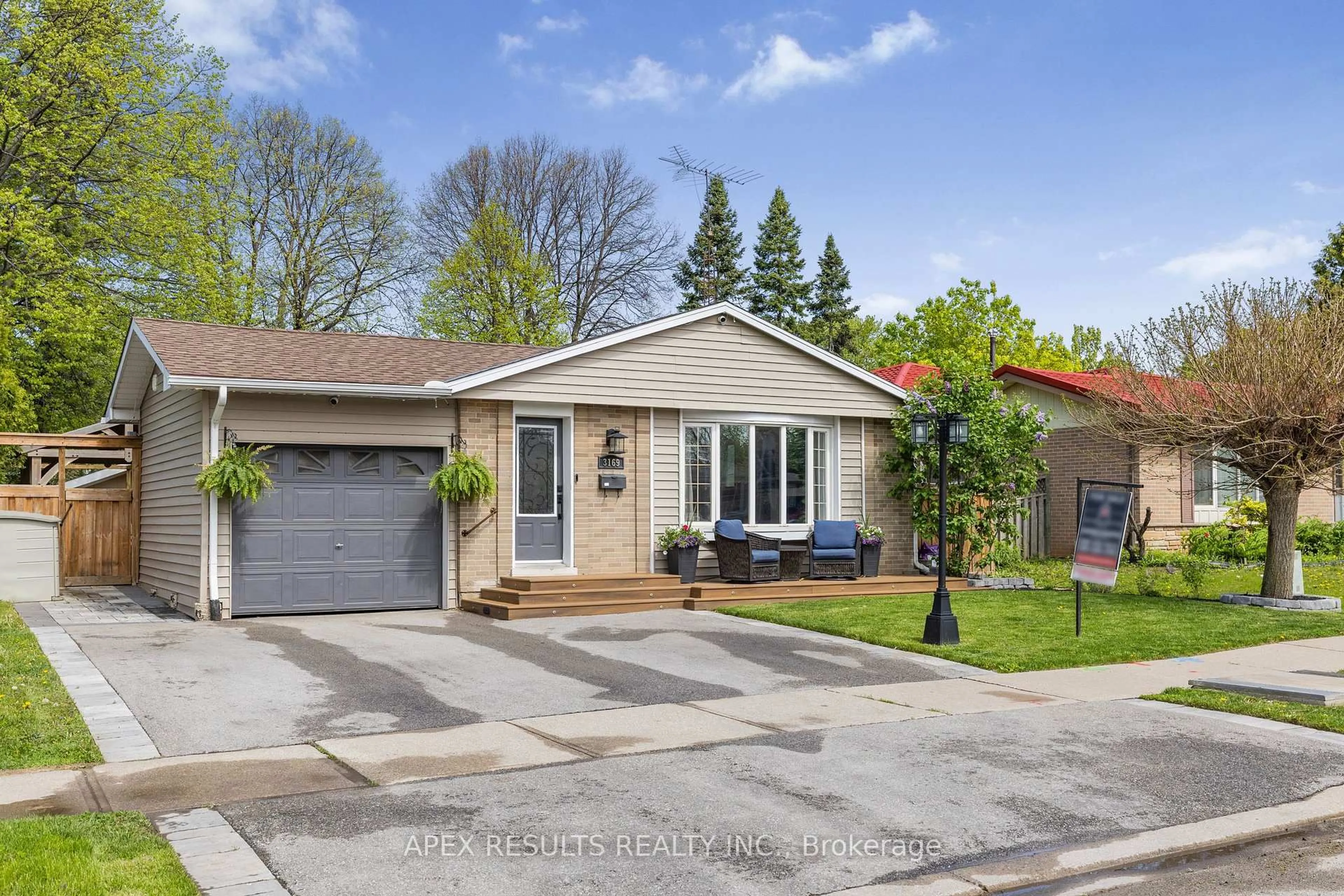 Home with brick exterior material, street for 3169 HEATHFIELD St, Burlington Ontario L7M 1E1