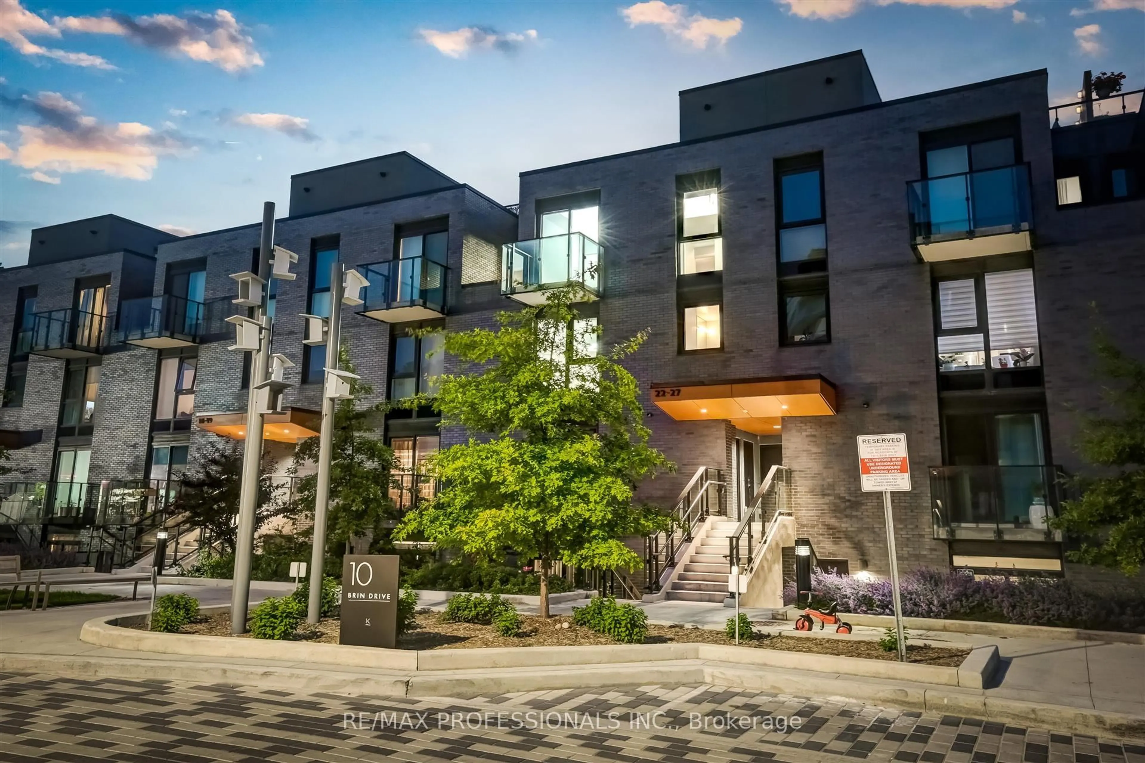 Patio, street for 10 Brin Dr #TH3, Toronto Ontario M8X 0B3