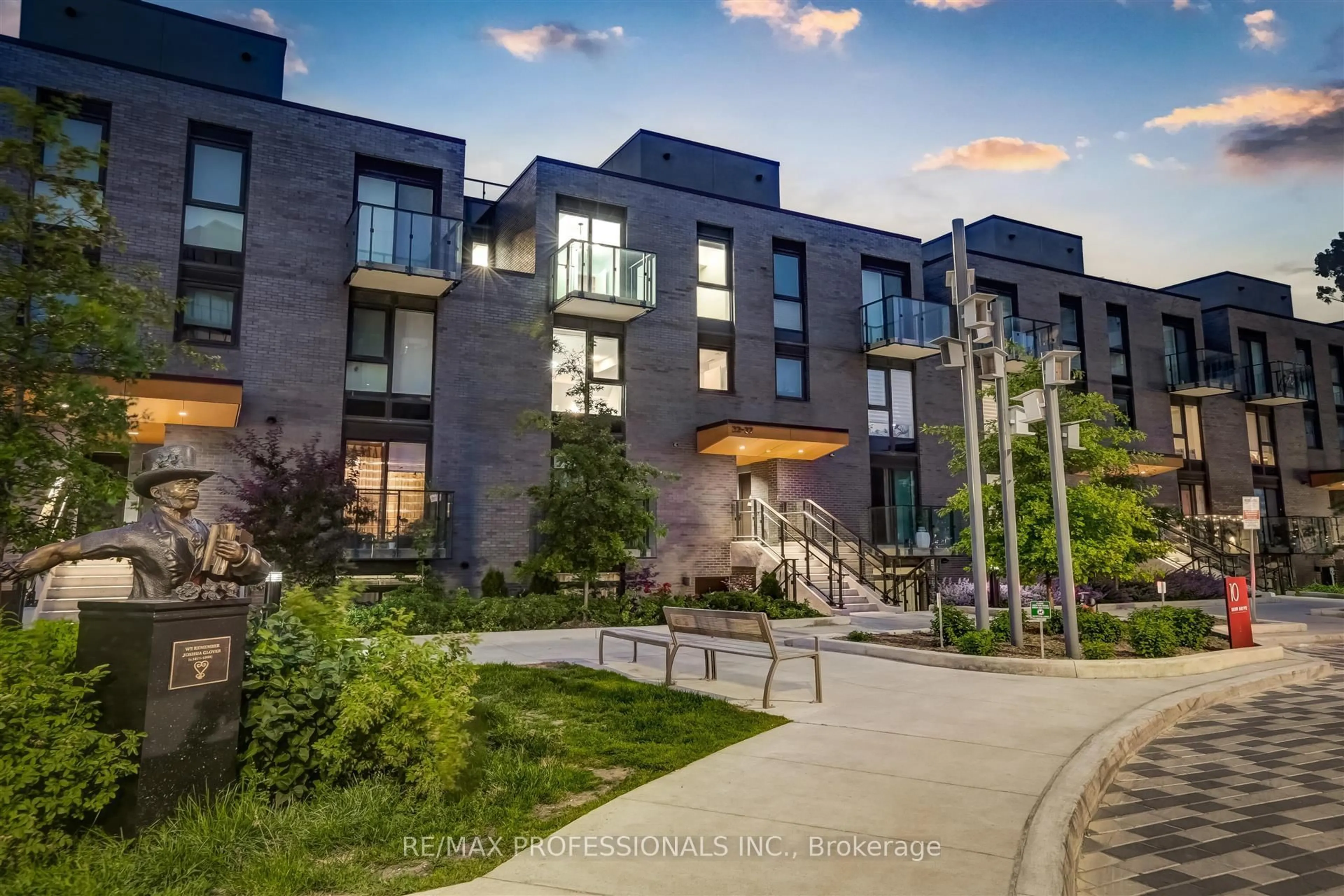 Patio, unknown for 10 Brin Dr #TH3, Toronto Ontario M8X 0B3
