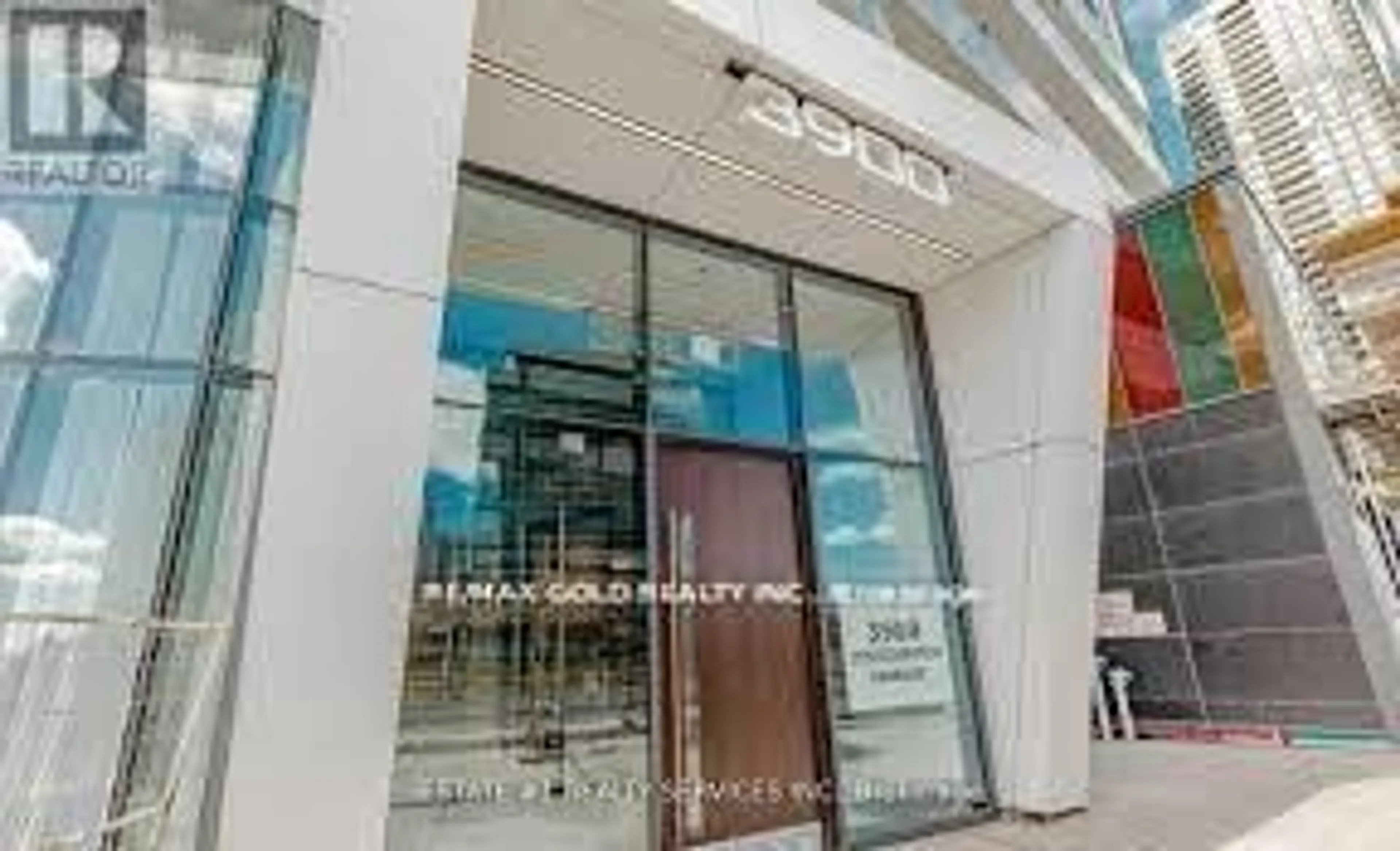 Indoor foyer for 3900 Confederation Pkwy #528, Mississauga Ontario L5B 0M3