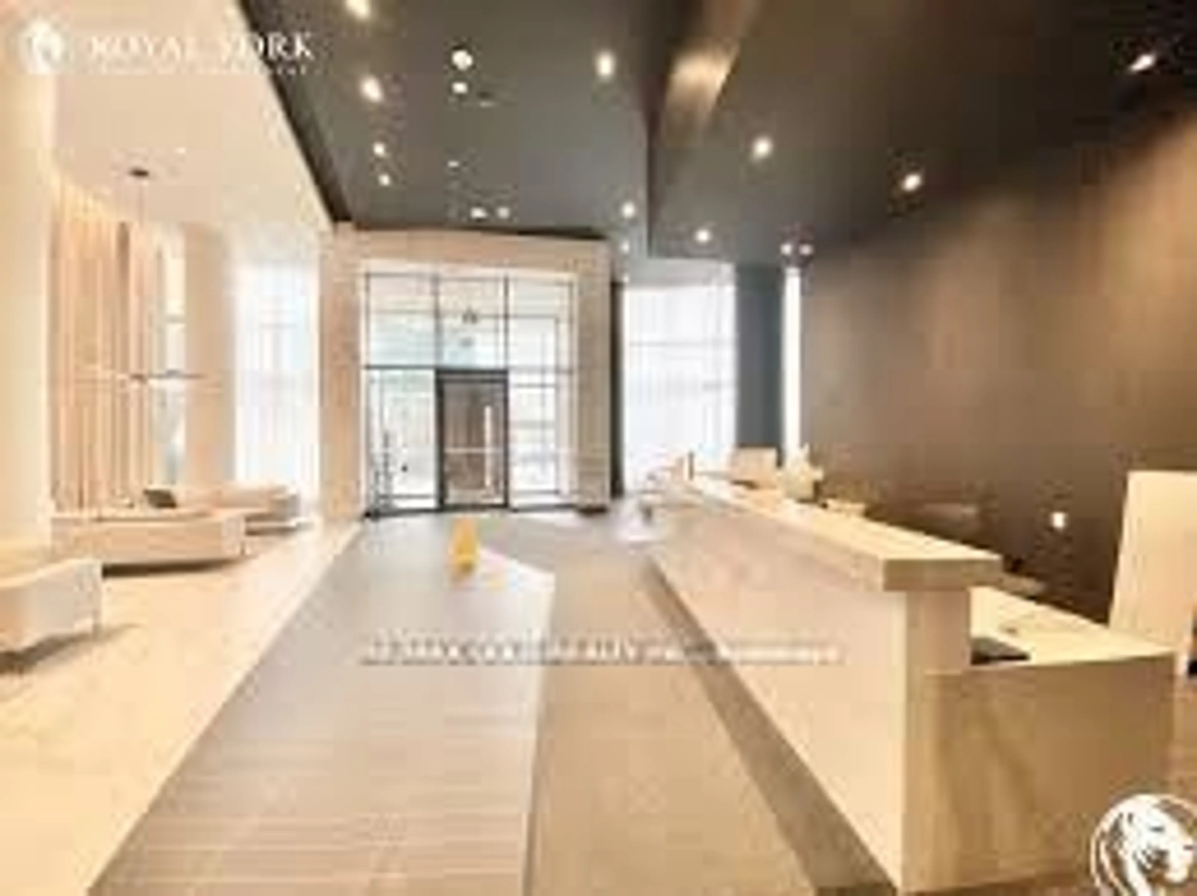 Indoor foyer for 3900 Confederation Pkwy #528, Mississauga Ontario L5B 0M3