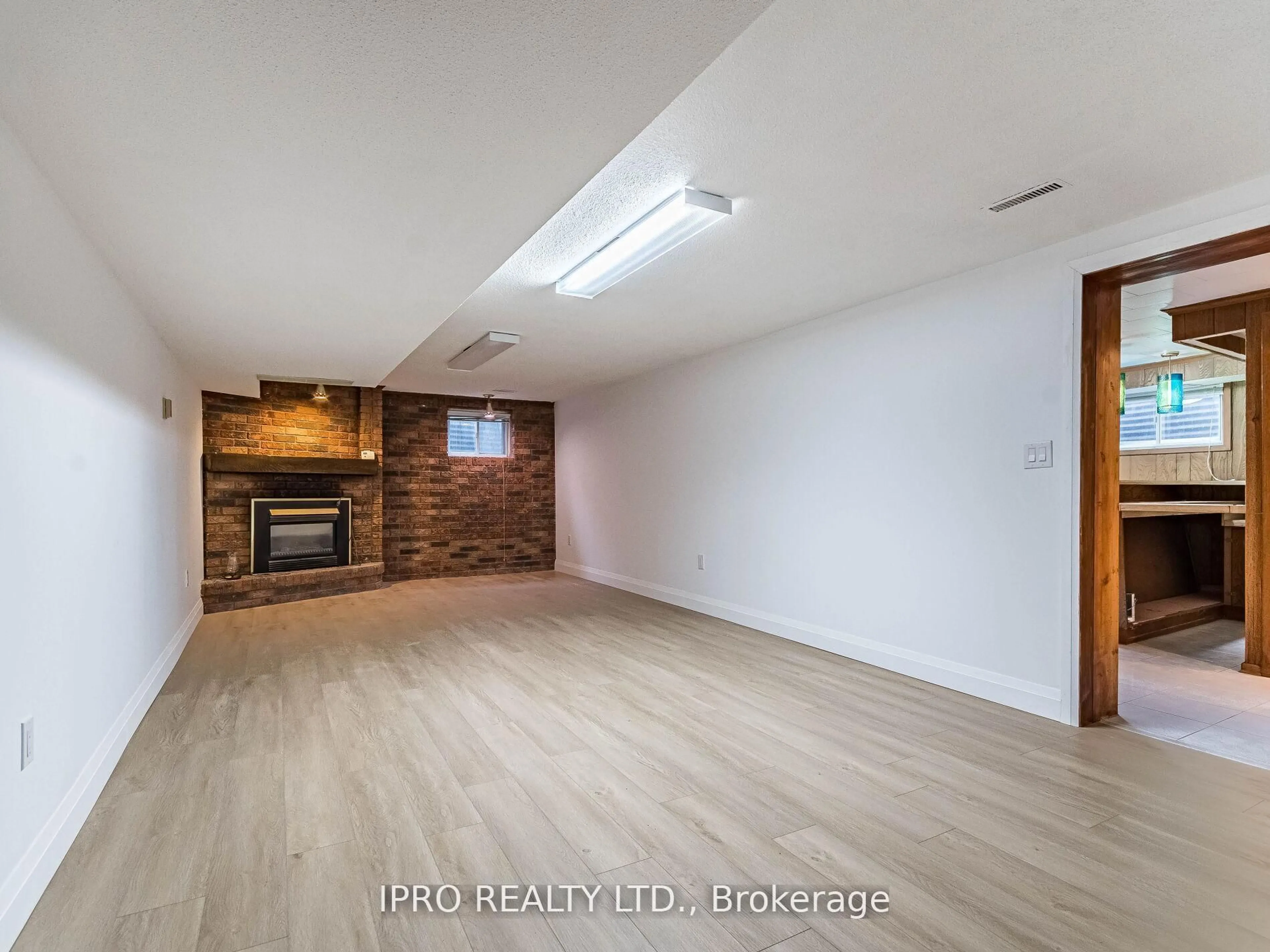 A pic of a room for 3293 Havenwood Dr, Mississauga Ontario L4X 2M2
