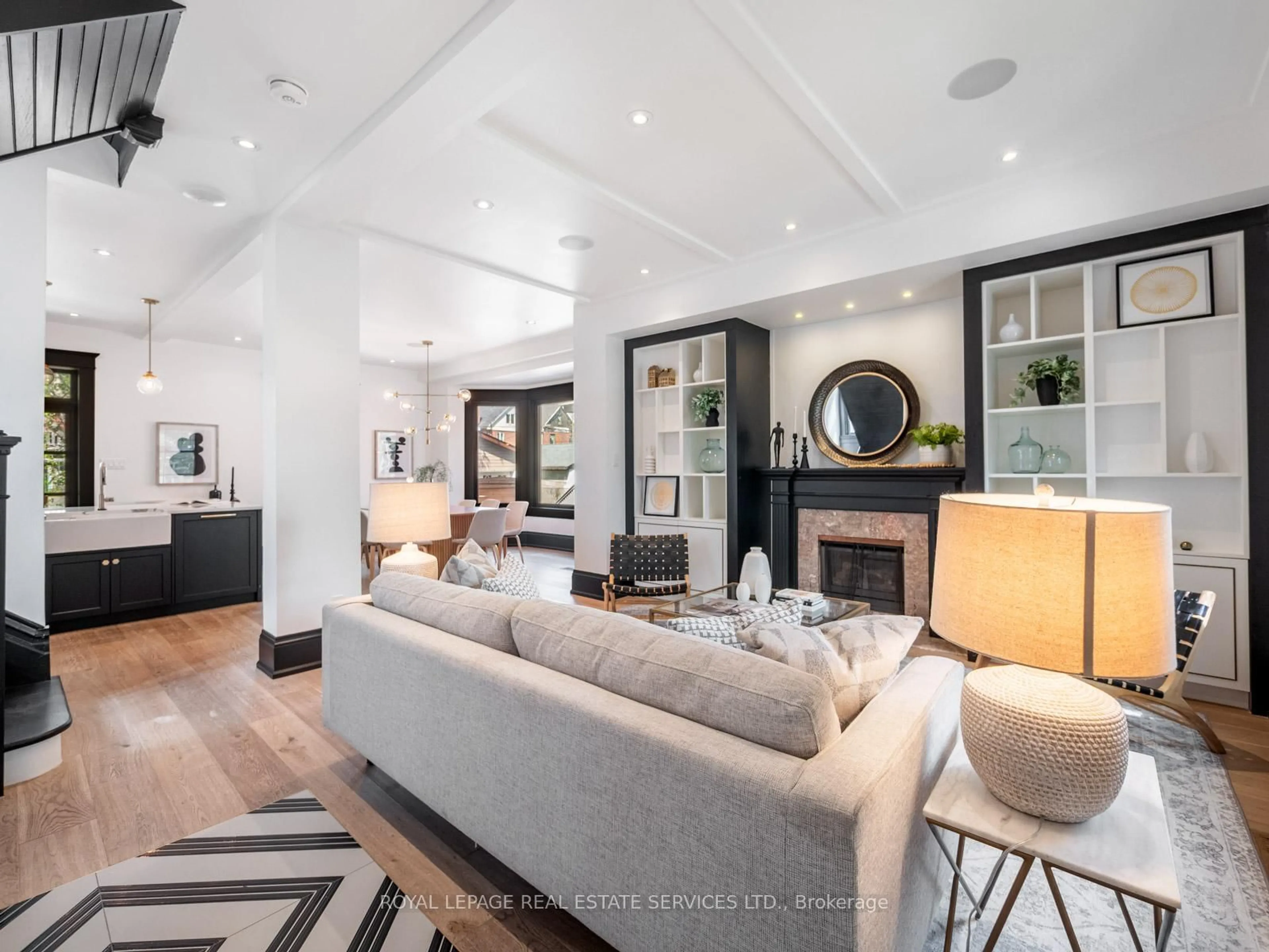 Living room with furniture, unknown for 266 Evelyn Ave, Toronto Ontario M6P 2Z9