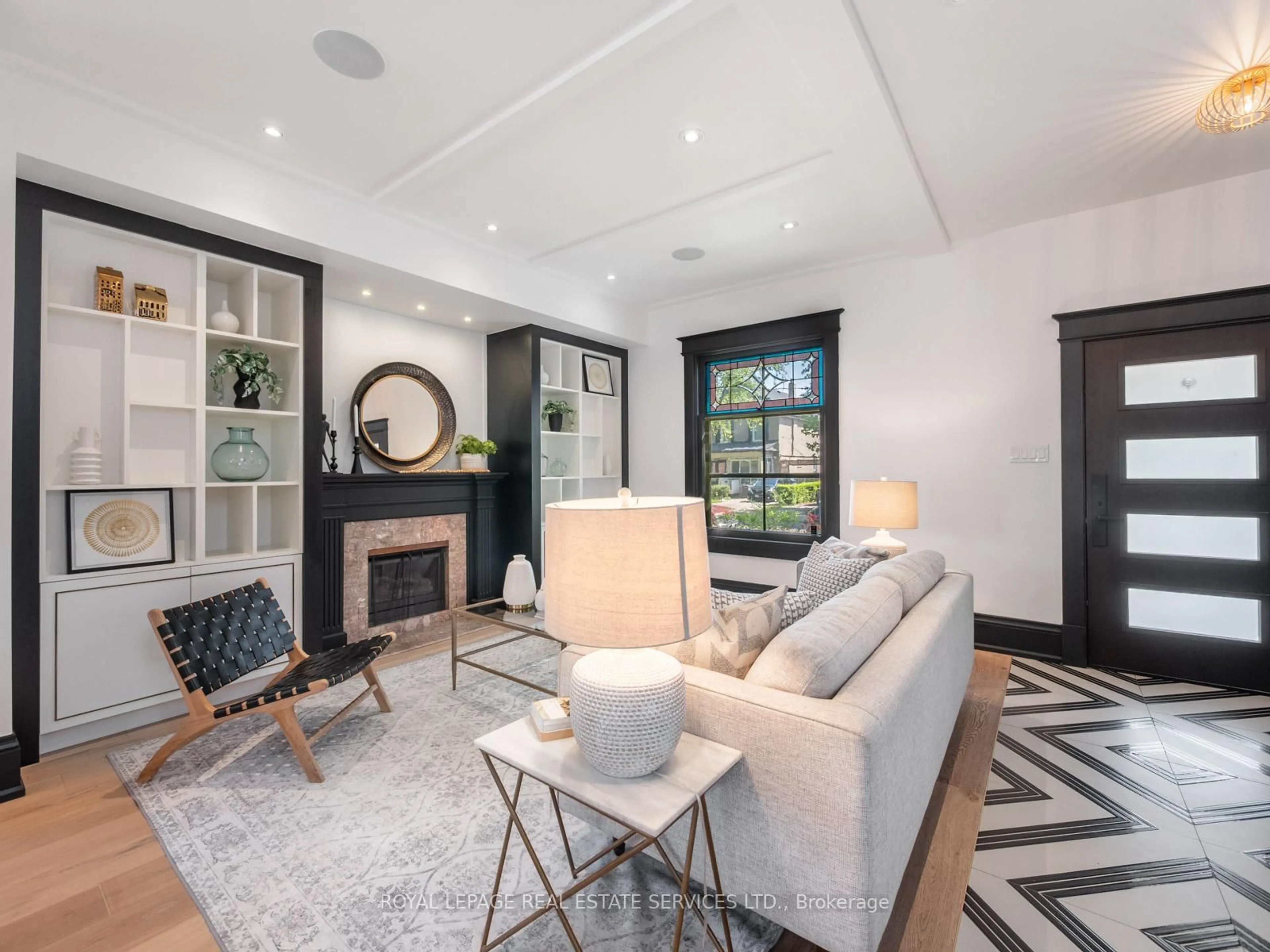 Living room with furniture, unknown for 266 Evelyn Ave, Toronto Ontario M6P 2Z9