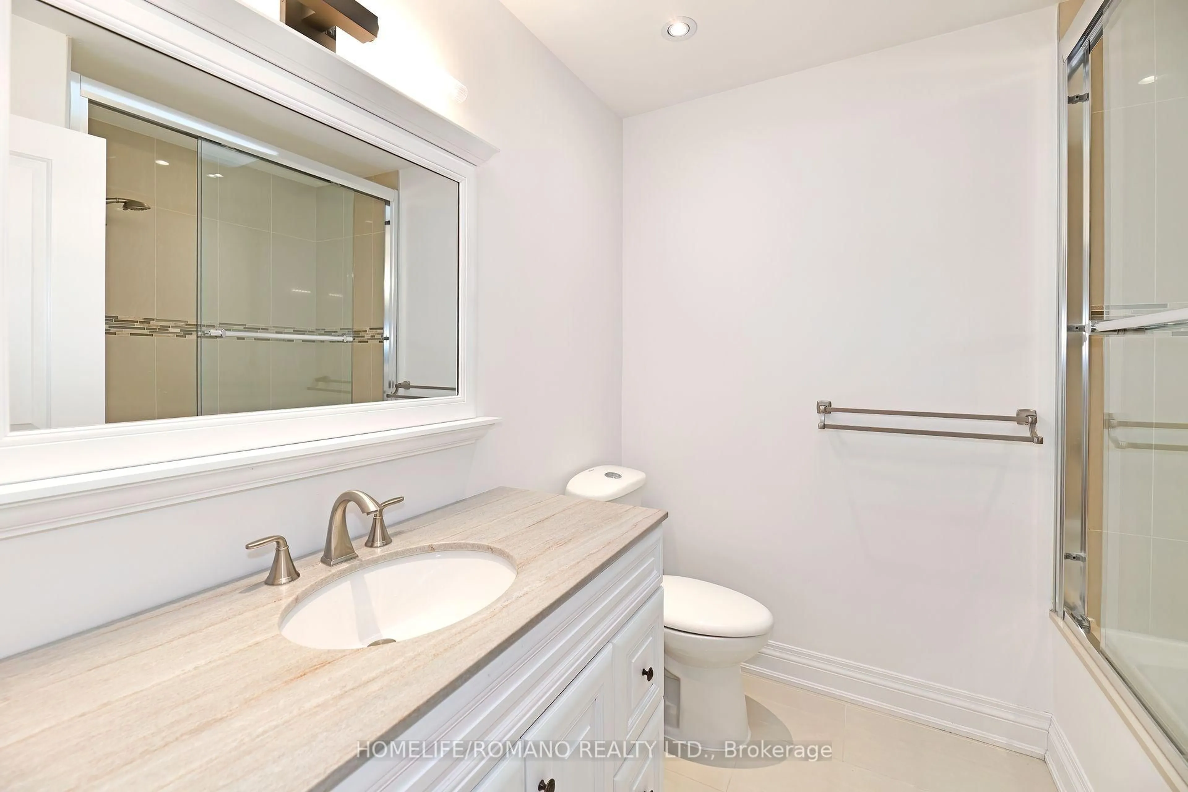 Standard bathroom, ceramic/tile floor for 566 Mcroberts Ave, Toronto Ontario M6E 4R6