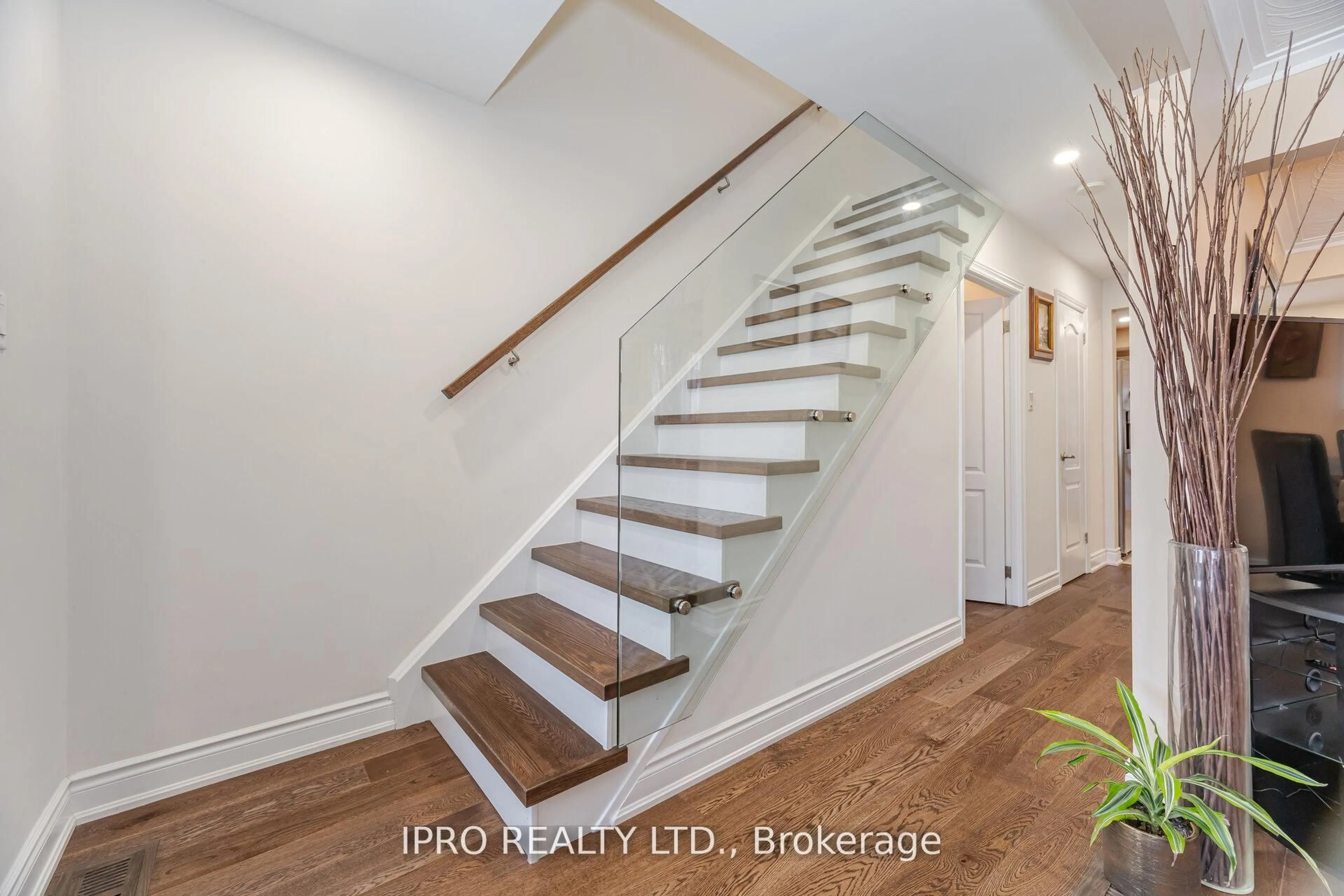 Stairs for 469 St Johns Rd, Toronto Ontario M6S 2L4