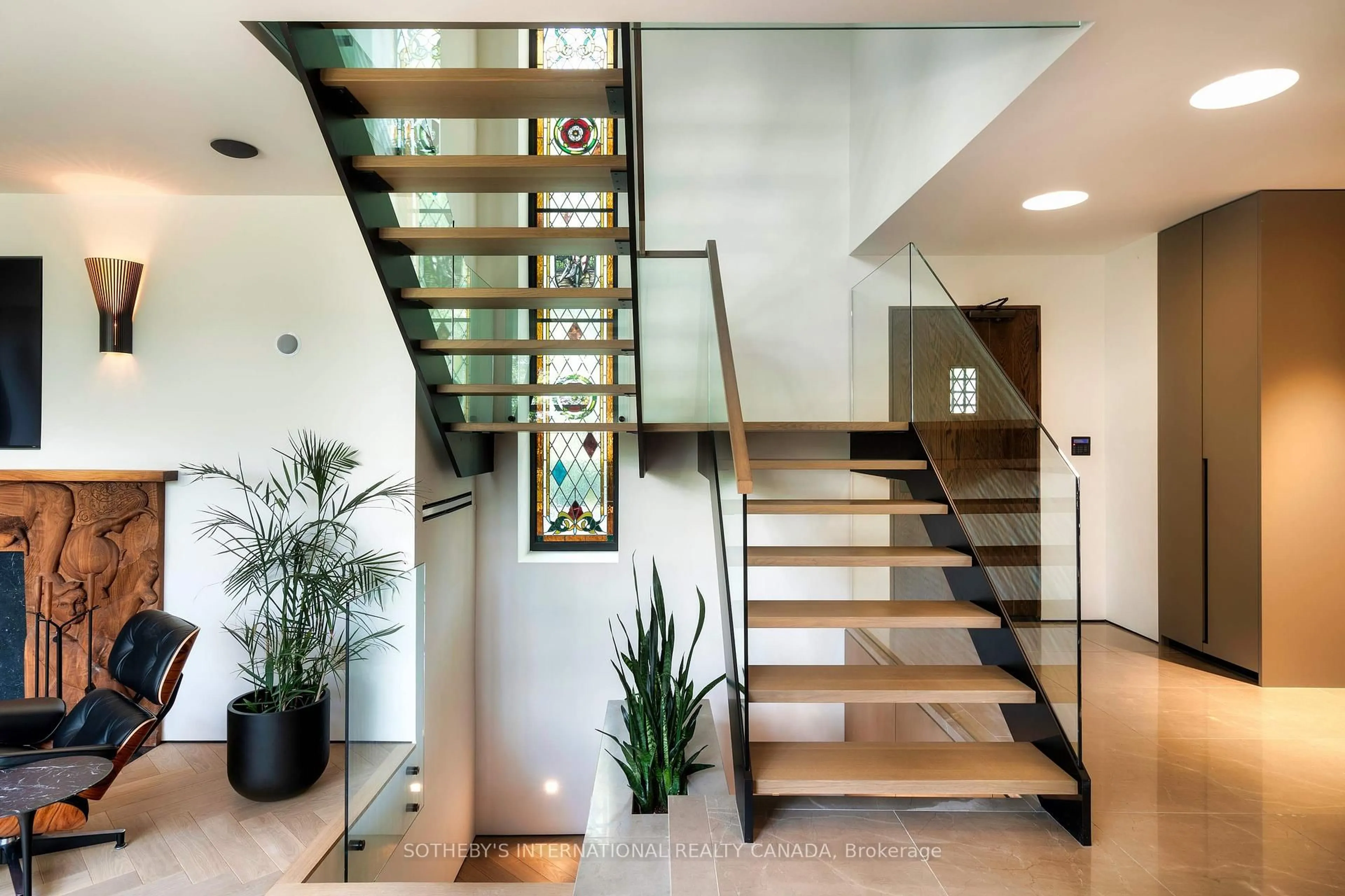 Stairs for 57 Baby Point Cres, Toronto Ontario M6S 2B7