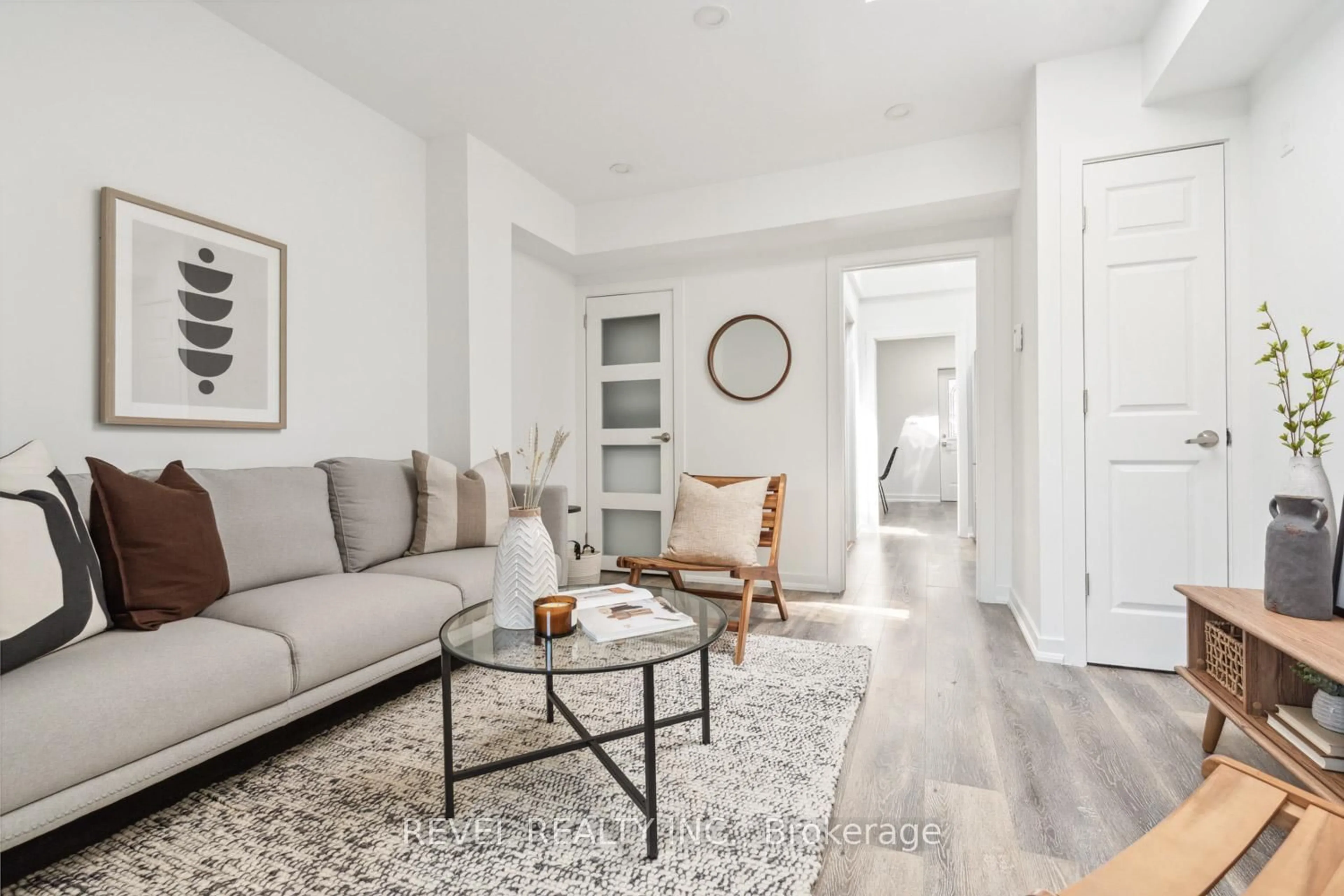 Living room with furniture, unknown for 526 Quebec Ave Ave, Toronto Ontario M6P 2V7
