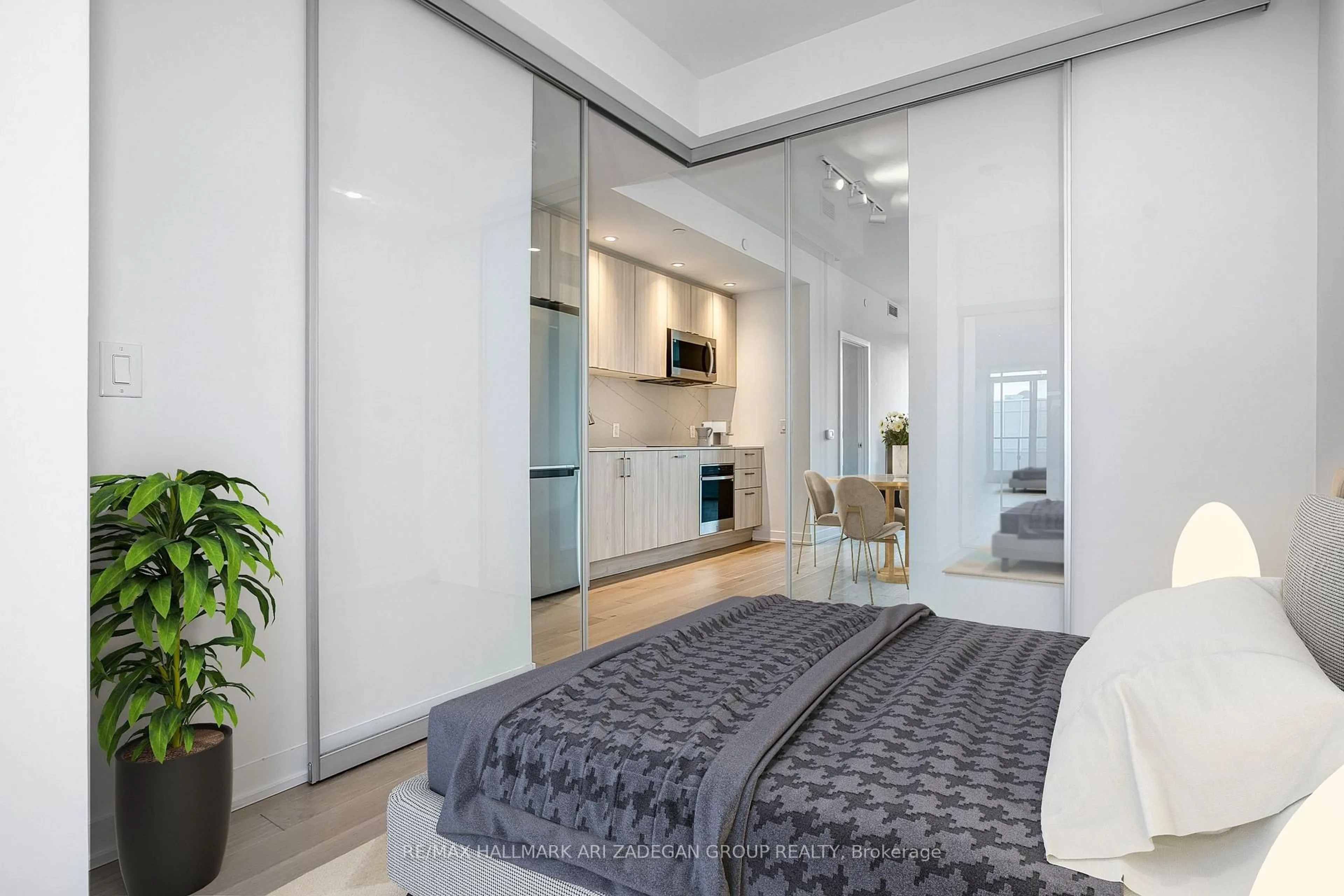 Bedroom with bed, unknown for 1926 Lake Shore Blvd #2306, Toronto Ontario M6S 1A1
