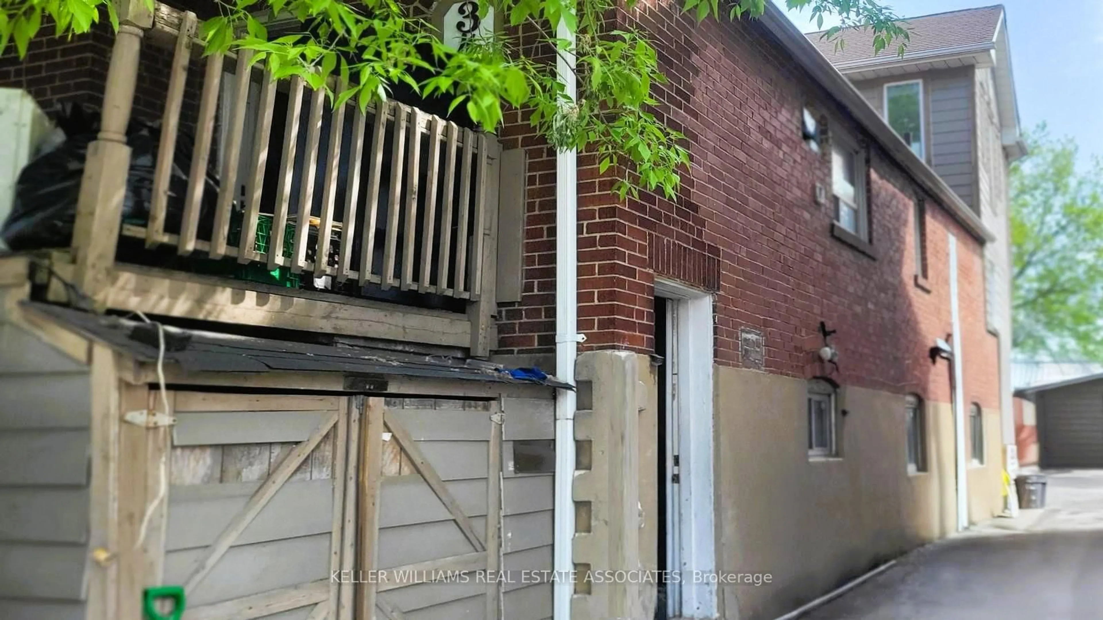 Unknown for 343 Kane Ave, Toronto Ontario M6M 3N9