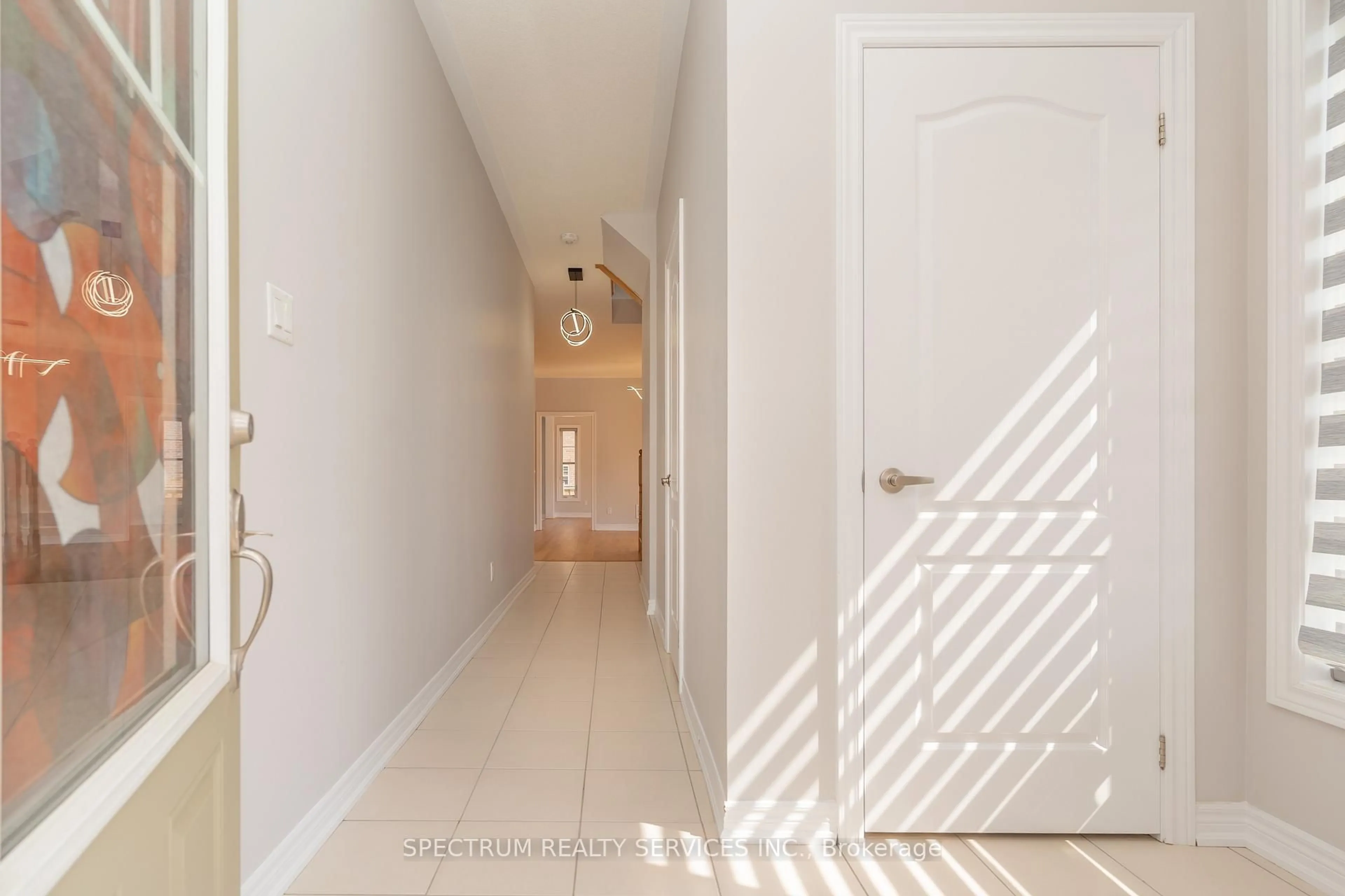 Indoor entryway for 91 Lanark Circ, Brampton Ontario L6X 5L4