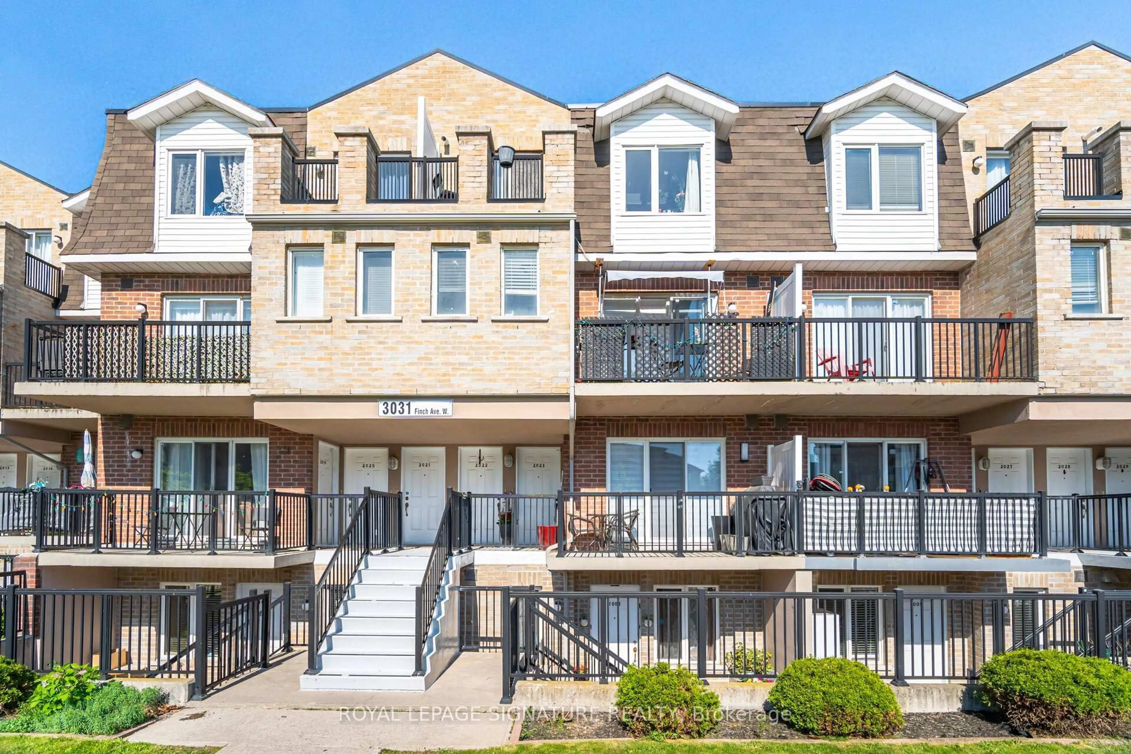 A pic from outside/outdoor area/front of a property/back of a property/a pic from drone, unknown for 3031 Finch Ave #2023, Toronto Ontario M9M 0A3