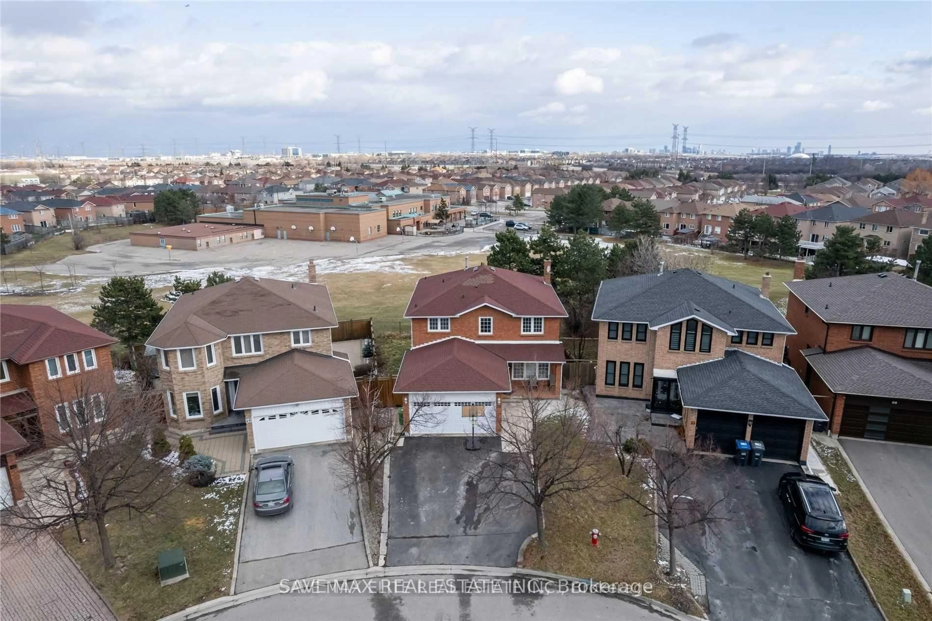 A pic from outside/outdoor area/front of a property/back of a property/a pic from drone, city buildings view from balcony for 20 Bent Tree Crt, Brampton Ontario L6Y 4H6