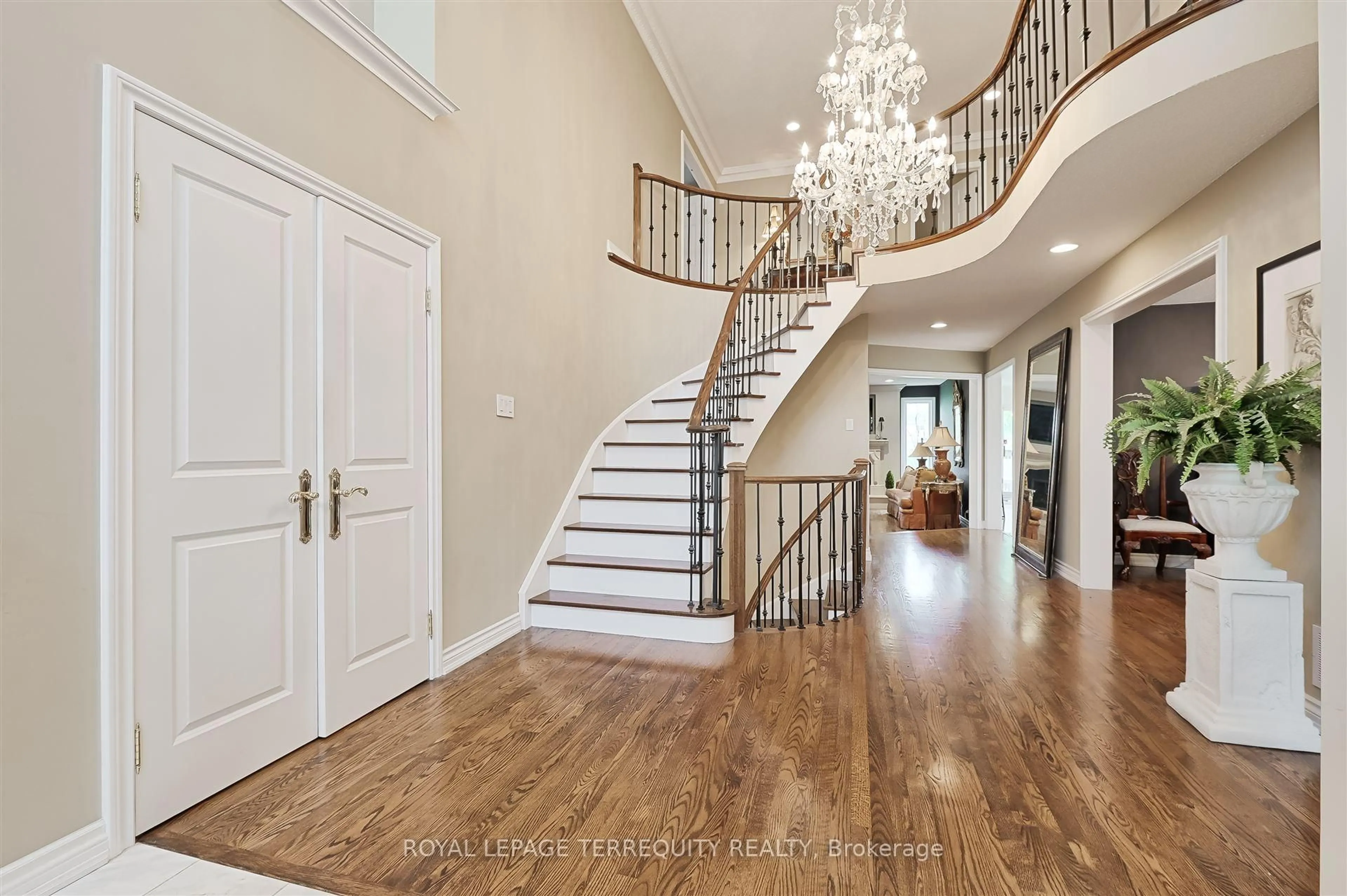 Indoor foyer for 11 Blaketon Rd, Toronto Ontario M9B 4V8