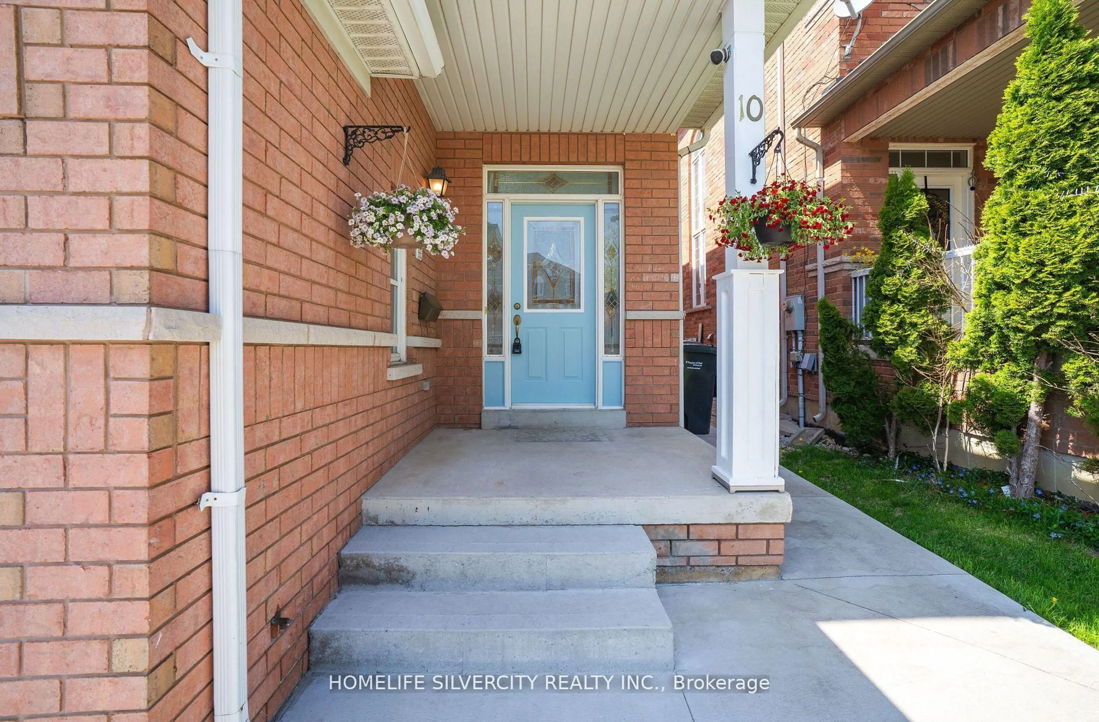 Indoor entryway for 10 Rainy Dale Rd, Brampton Ontario L6V 4S7