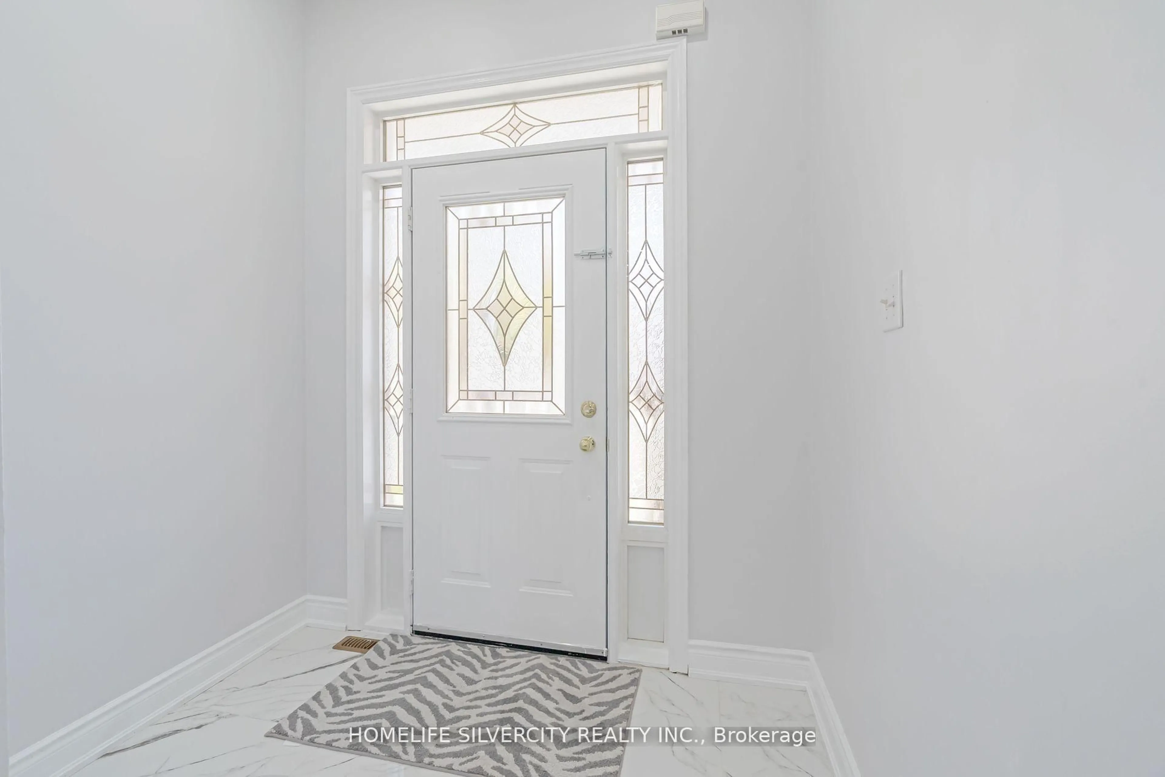 Indoor entryway for 10 Rainy Dale Rd, Brampton Ontario L6V 4S7