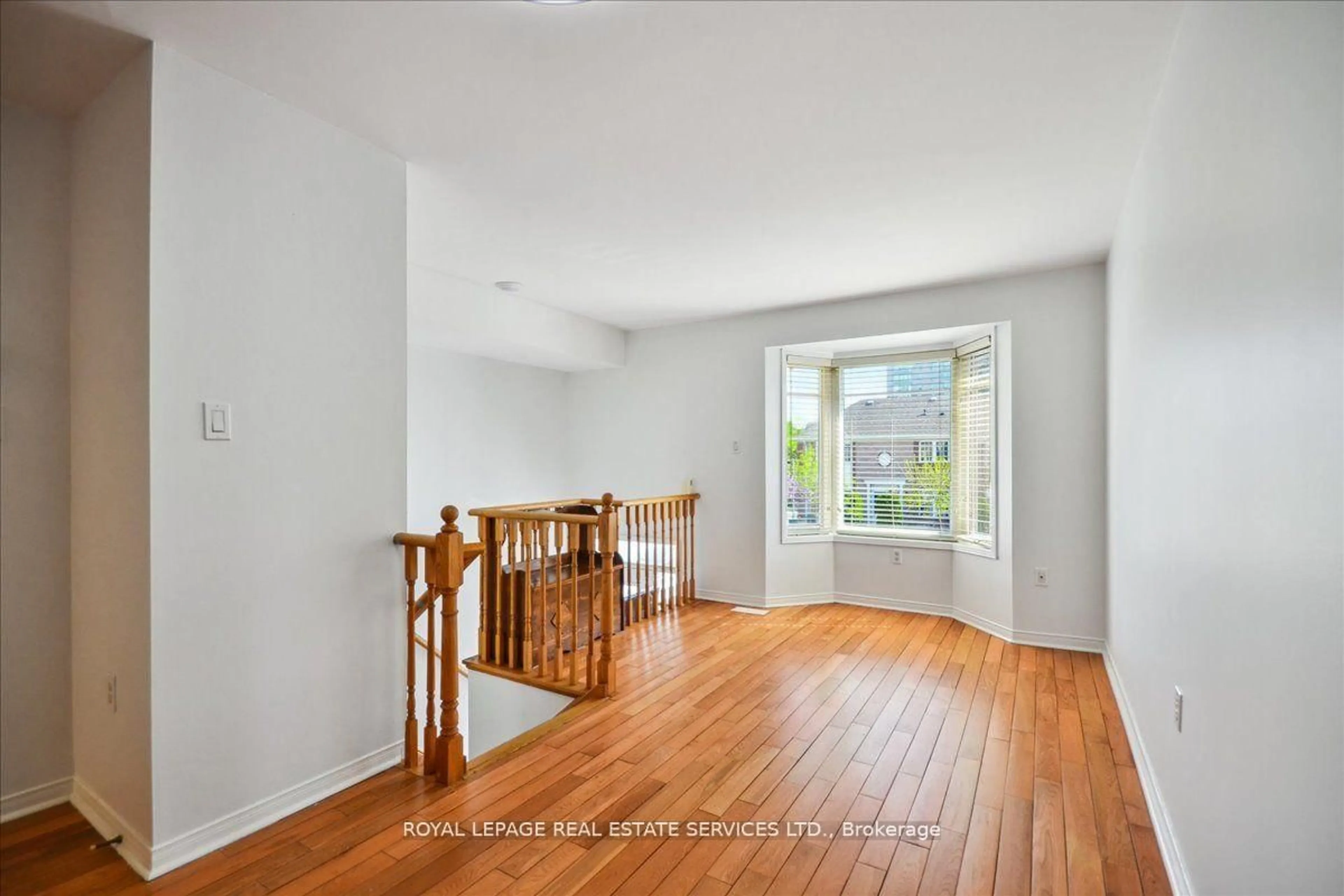 A pic of a room for 3302 Pinto Pl, Mississauga Ontario L5B 1V7
