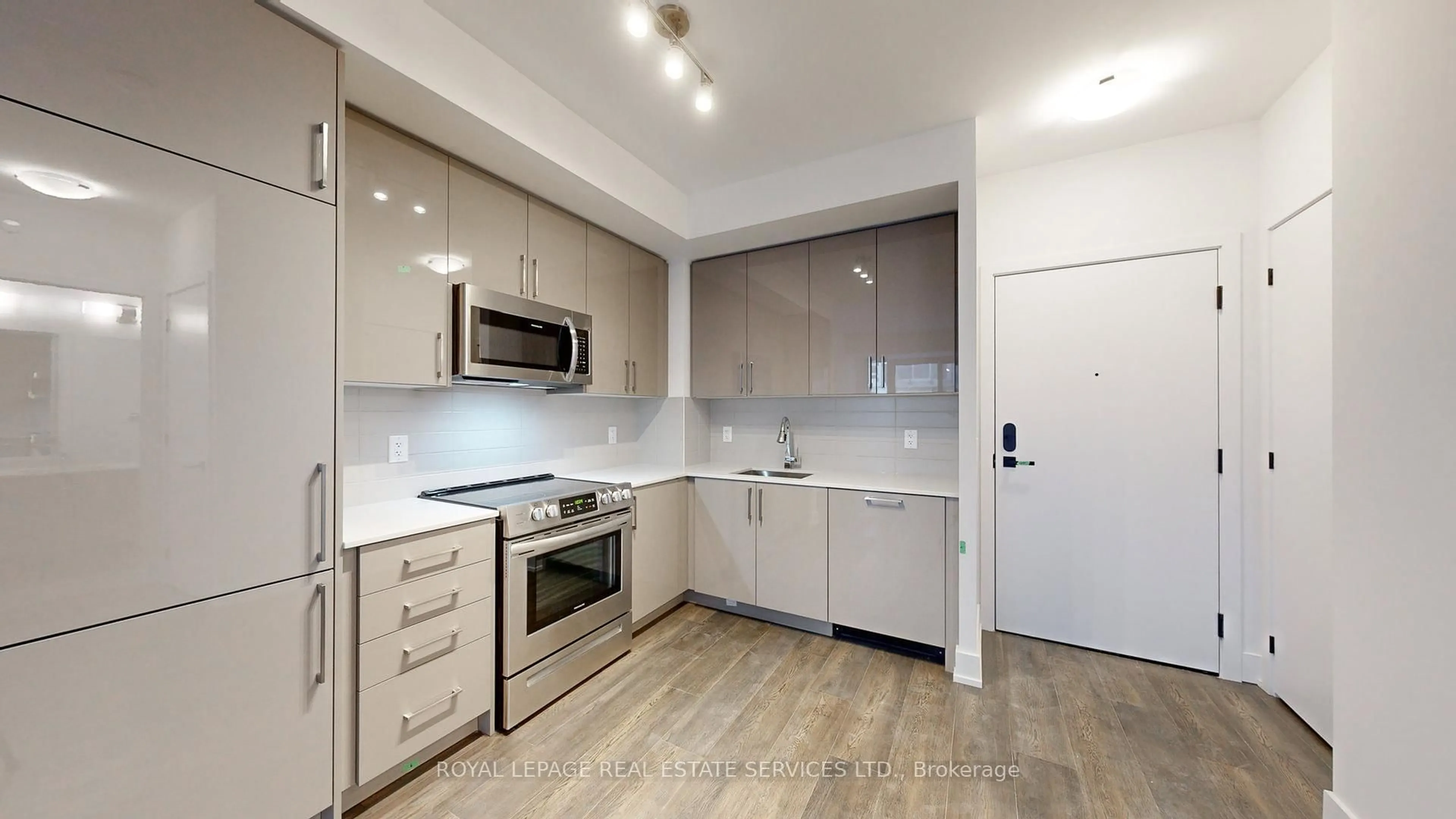 Standard kitchen, unknown for 2450 Old Bronte Rd #202, Oakville Ontario L6M 5P6
