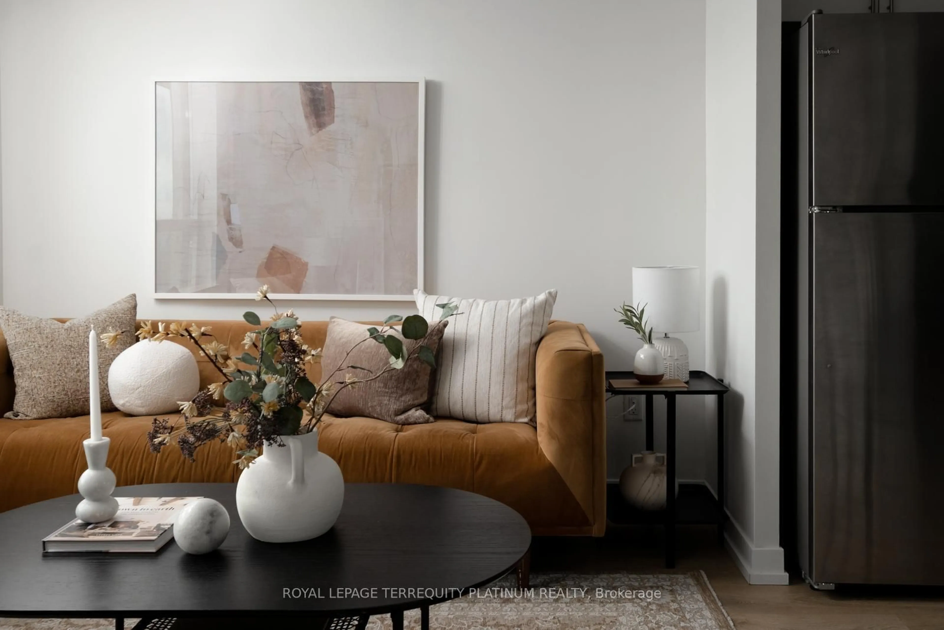 Living room with furniture, unknown for 1420 Dupont St #1407, Toronto Ontario M6H 0C2