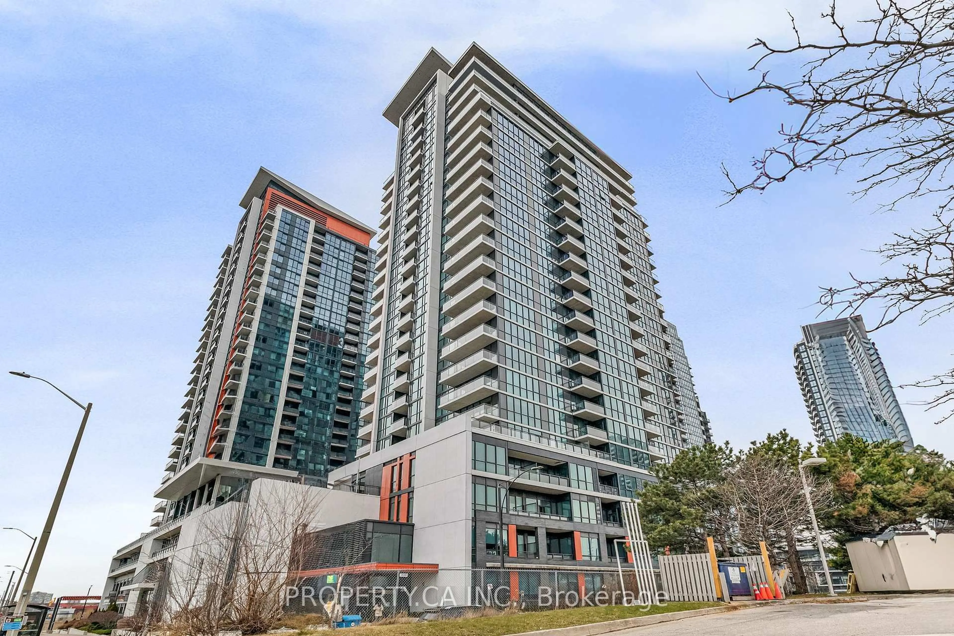 Indoor foyer for 55 Eglinton Ave #609, Mississauga Ontario L5R 0E4