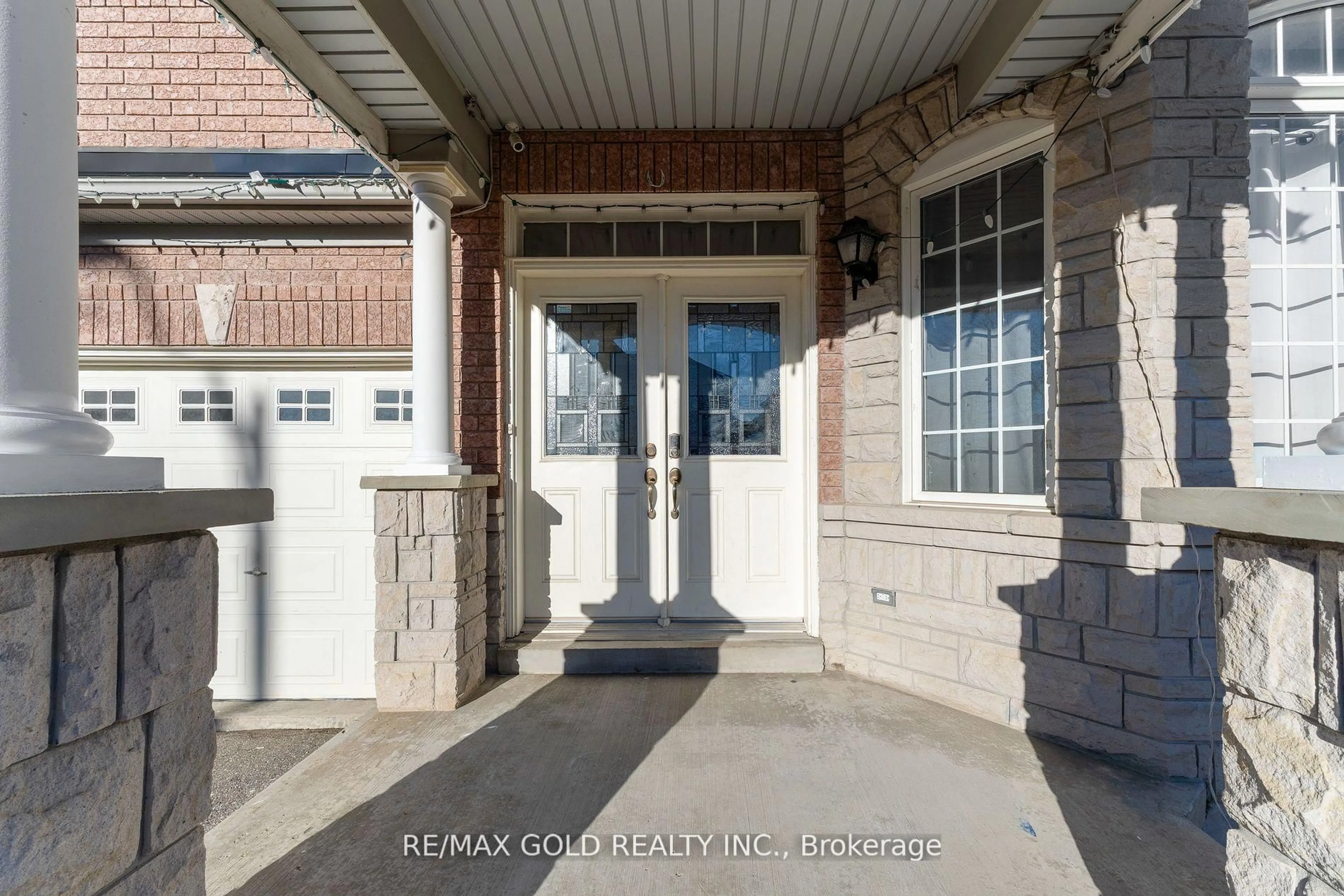 Indoor entryway for 57 Powell Dr, Brampton Ontario L6R 0K8