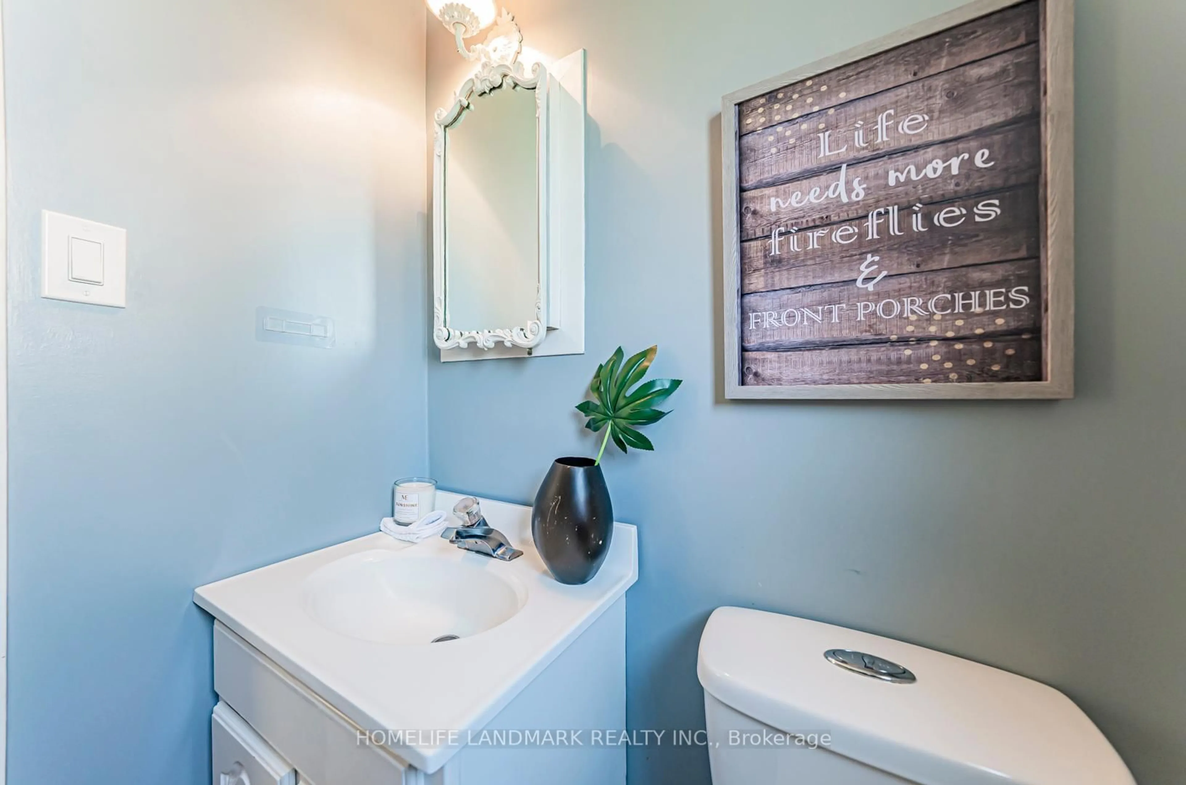 Contemporary bathroom, ceramic/tile floor for 2581 Windjammer Rd, Mississauga Ontario L5L 1H7