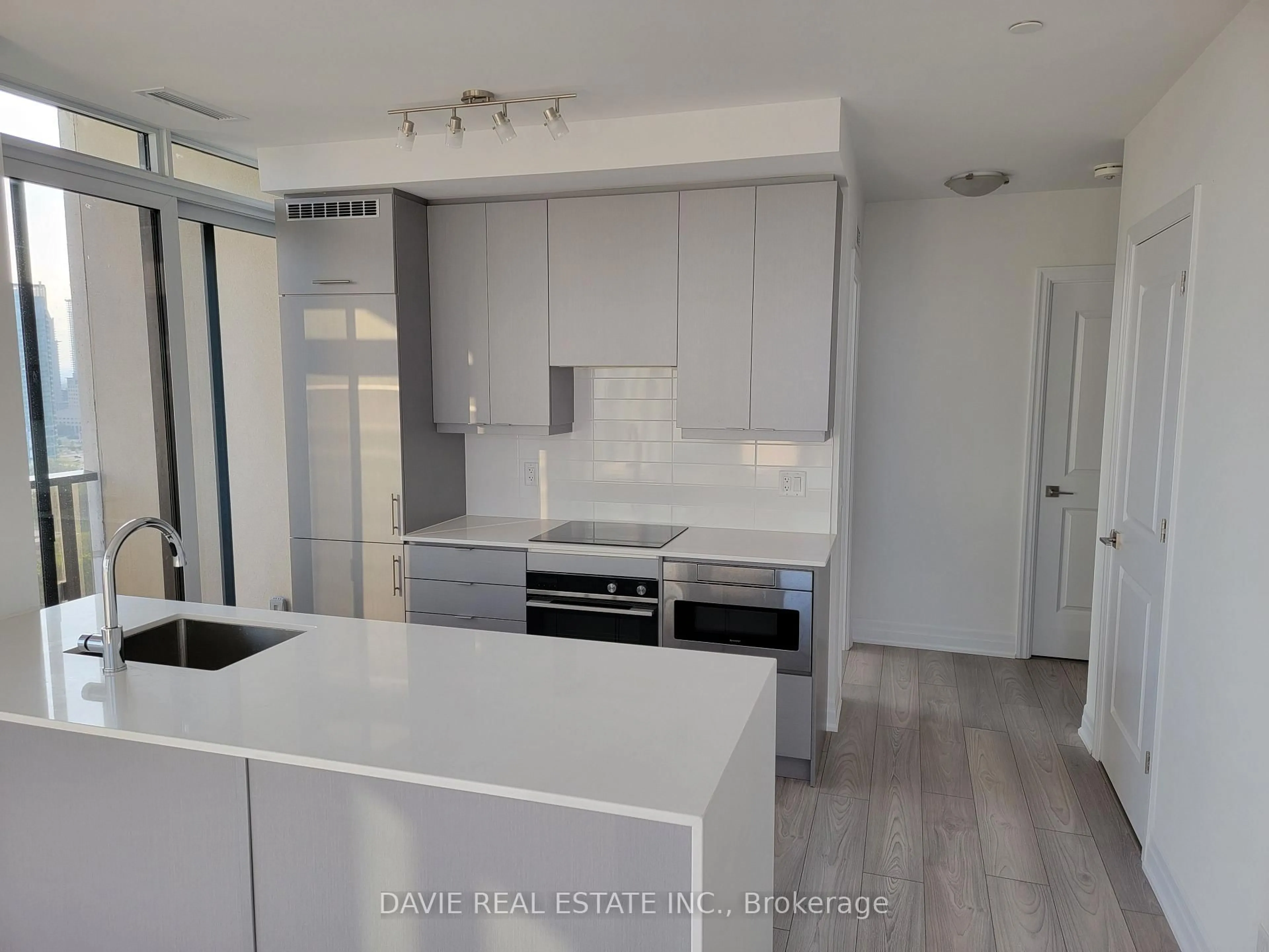 Open concept kitchen, unknown for 36 Elm Dr #2607, Mississauga Ontario L5B 0N3