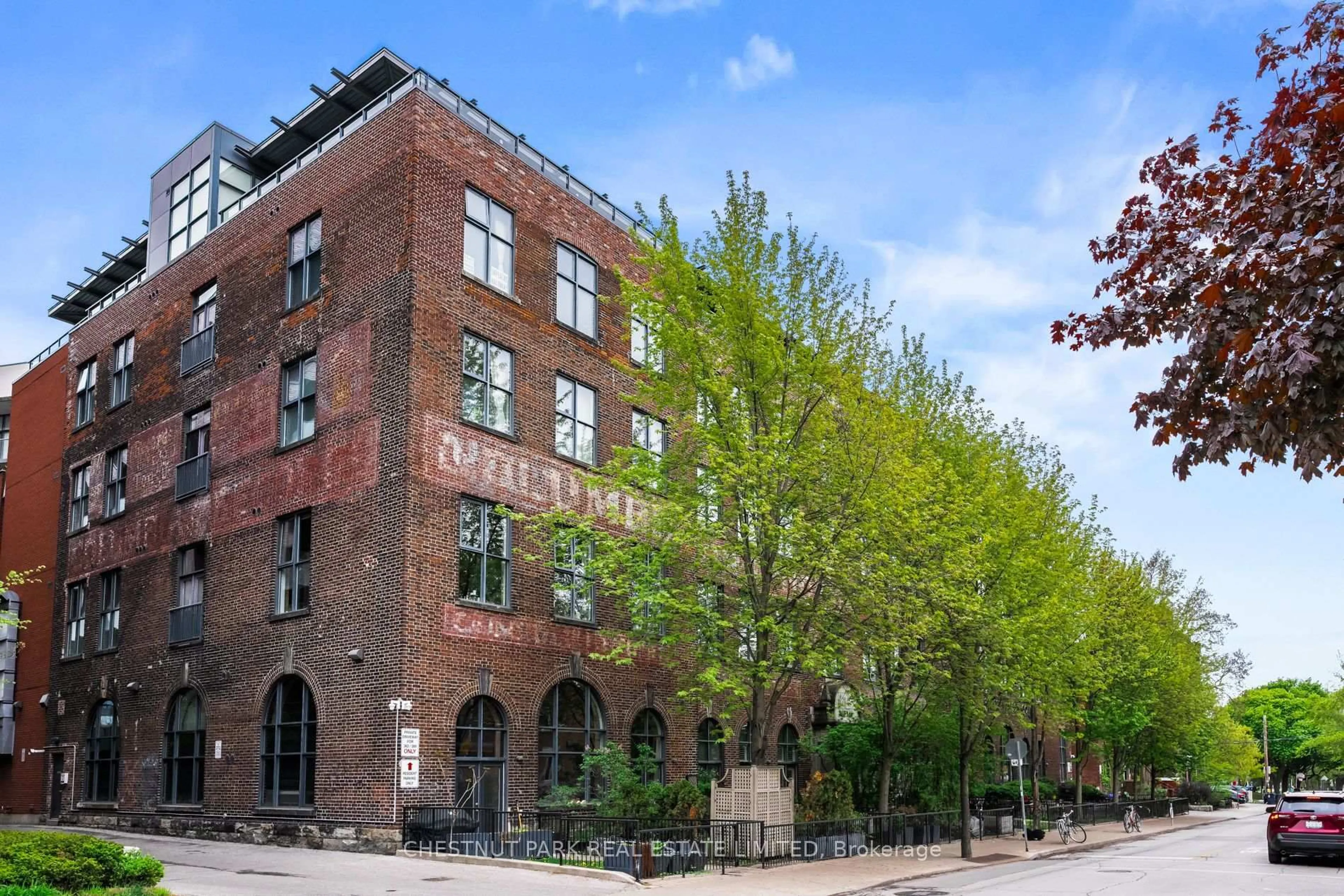 Home with brick exterior material, building for 363 Sorauren Ave #301, Toronto Ontario M6R 3C1