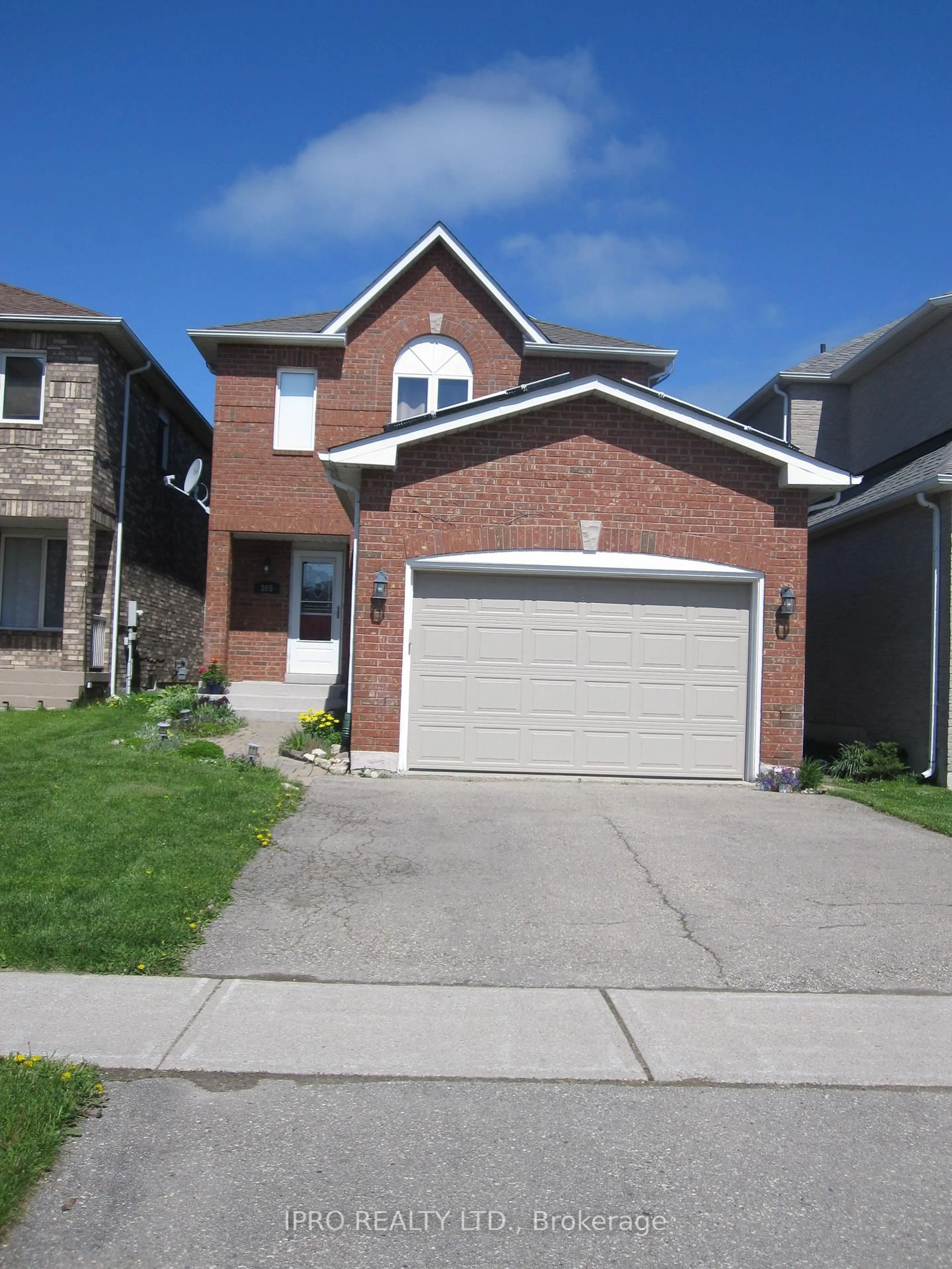 Home with brick exterior material, street for 305 Marshall Cres, Orangeville Ontario L9W 4Y5