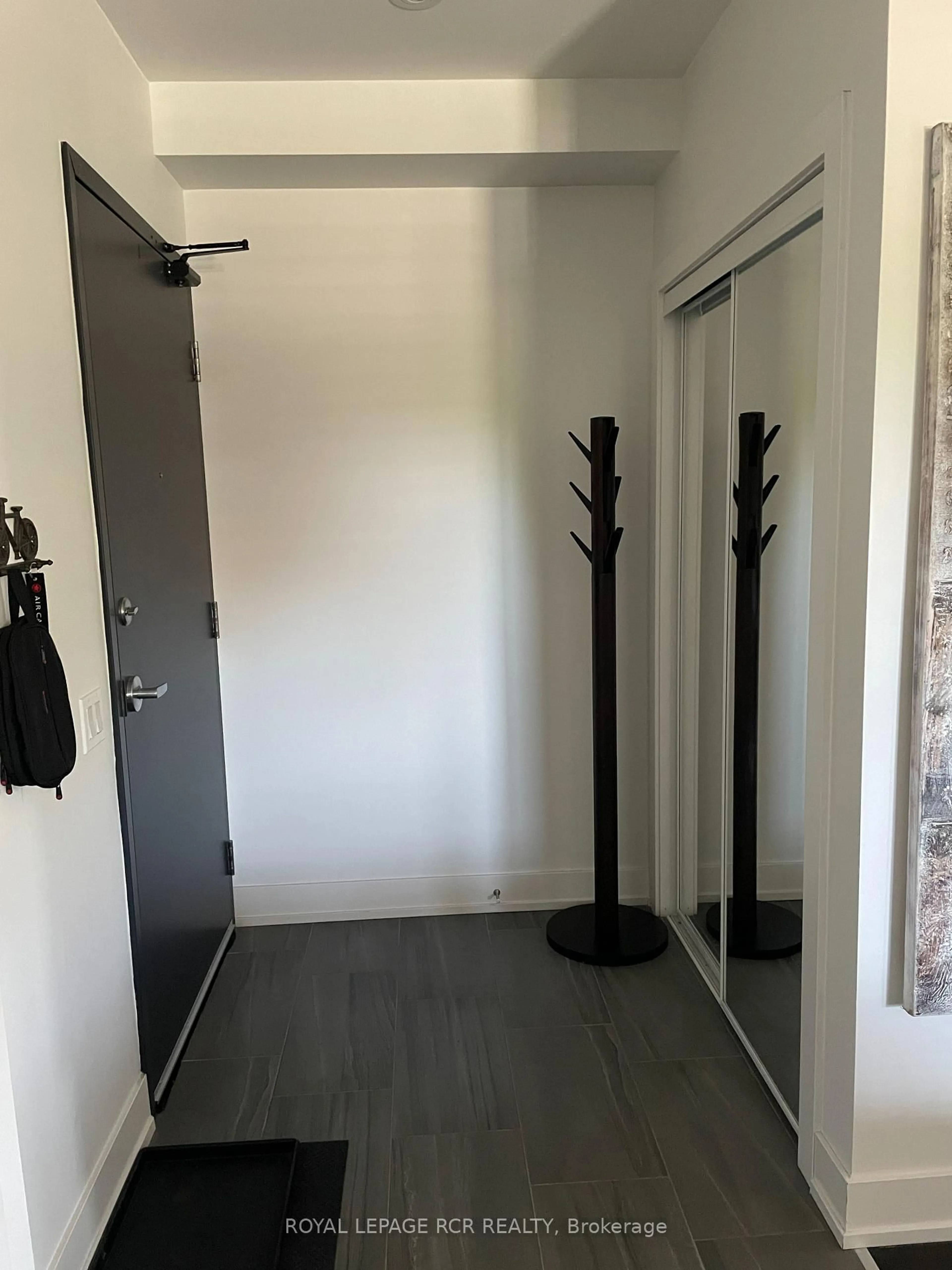 Indoor entryway for 310 Broadway N/A #312, Orangeville Ontario L9W 1L3