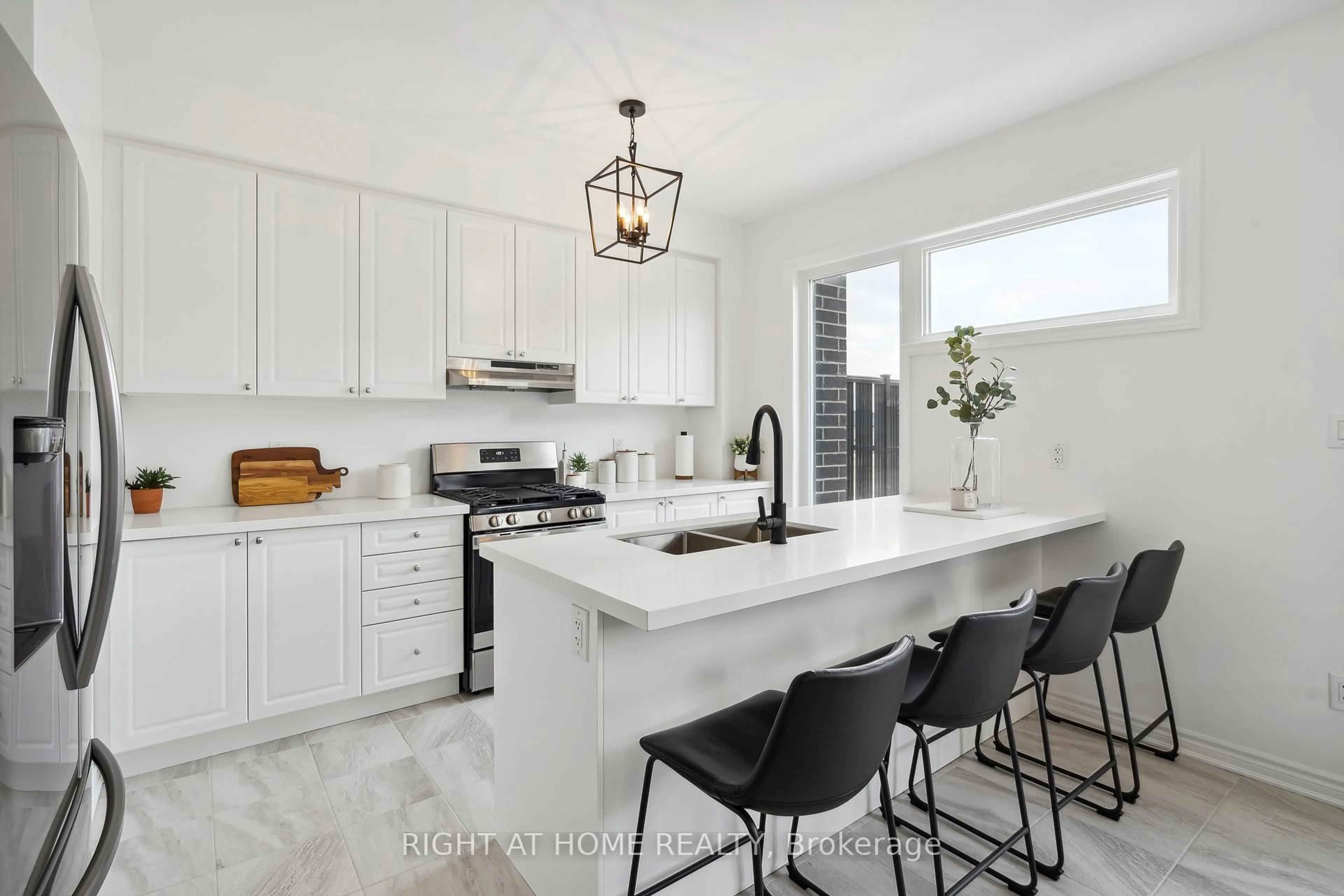 Open concept kitchen, ceramic/tile floor for 2495 Littlefield Cres, Oakville Ontario L6M 5L9