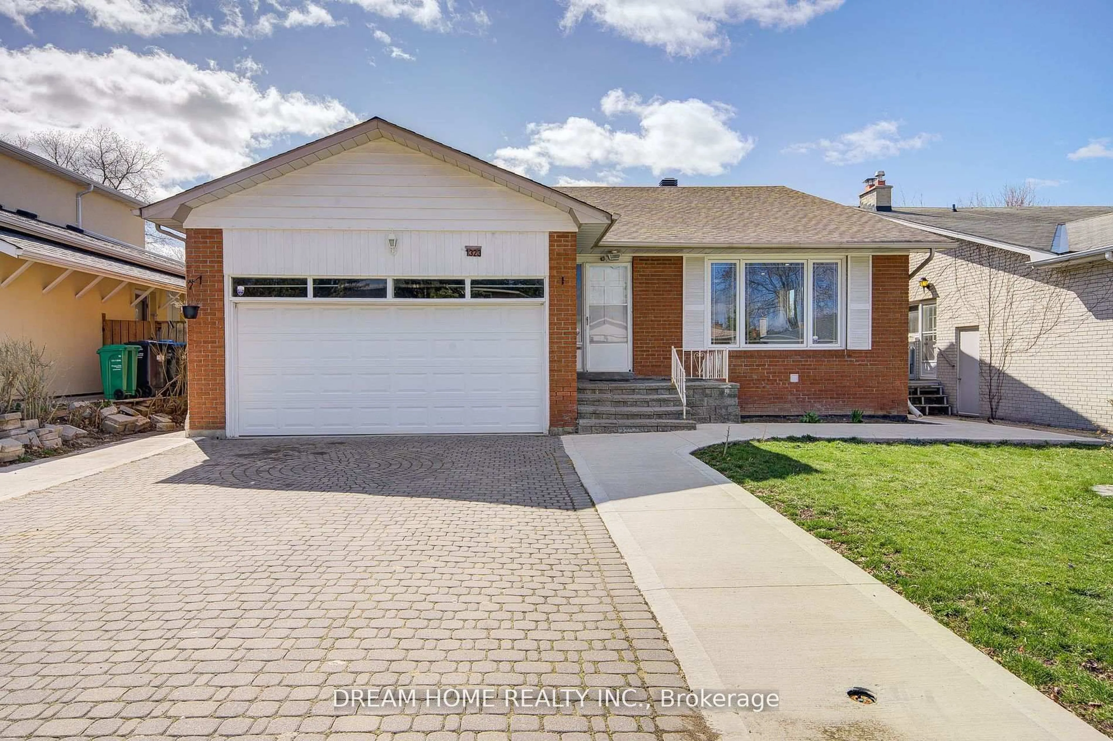 Home with brick exterior material, street for 1323 Shamir Cres, Mississauga Ontario L5C 1L2