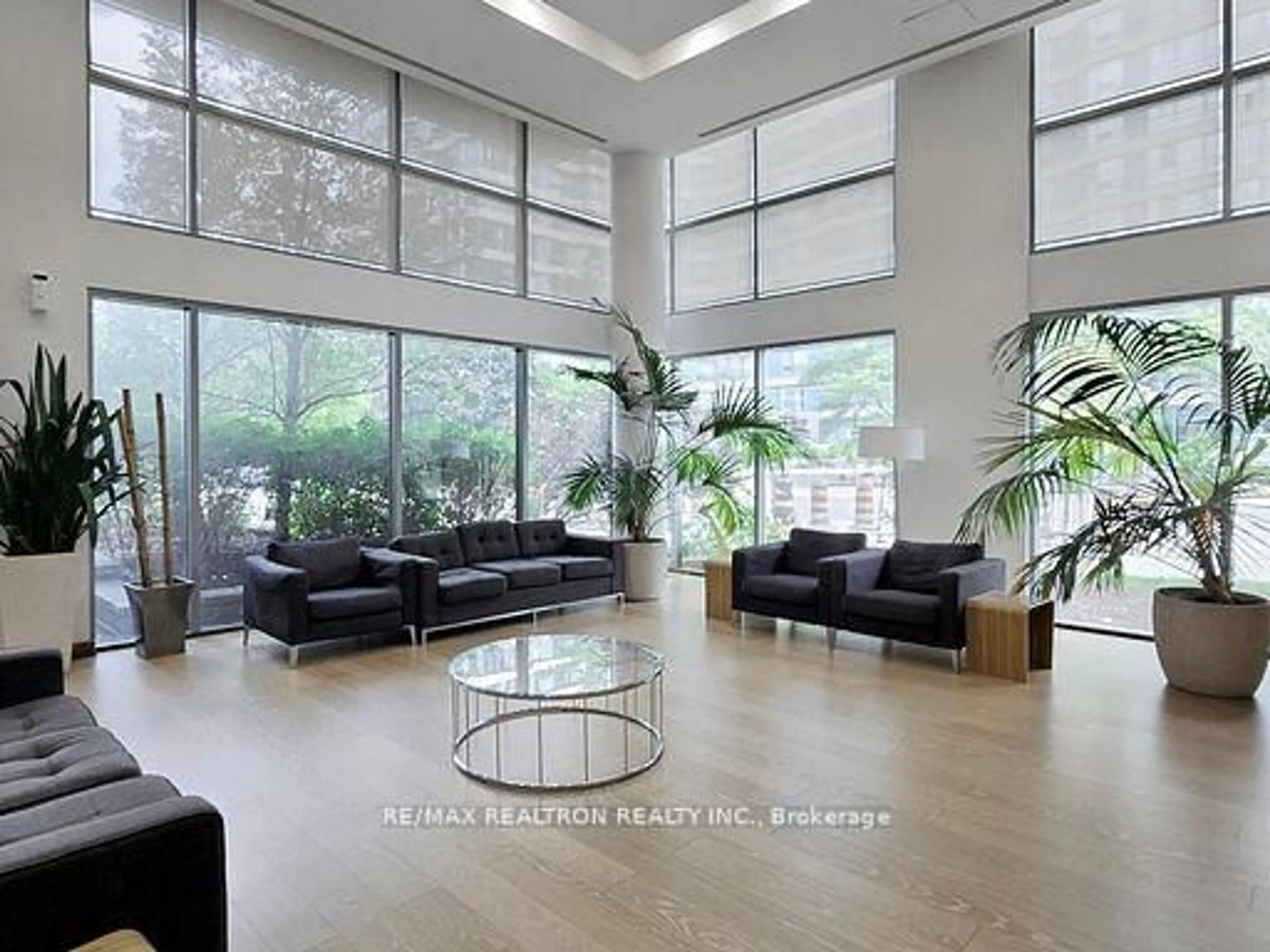 Lobby for 225 Webb Dr #405, Mississauga Ontario L5B 4P2
