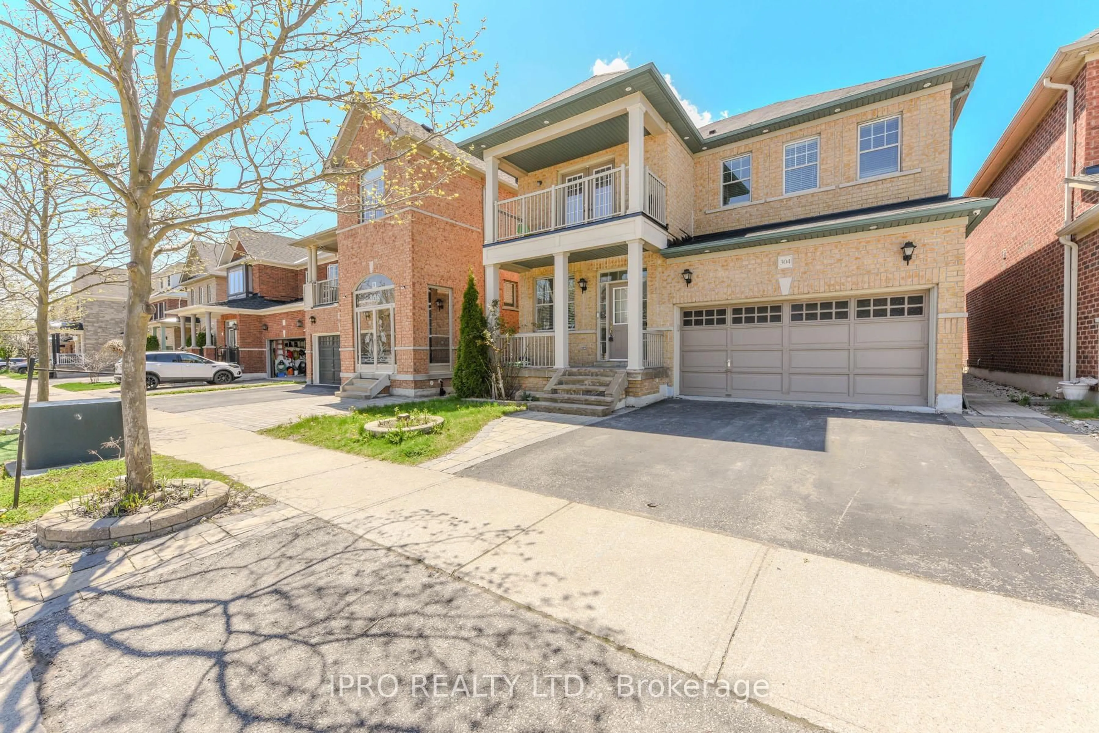 Home with brick exterior material, street for 304 DALGLEISH Garden, Milton Ontario L9T 6Z7