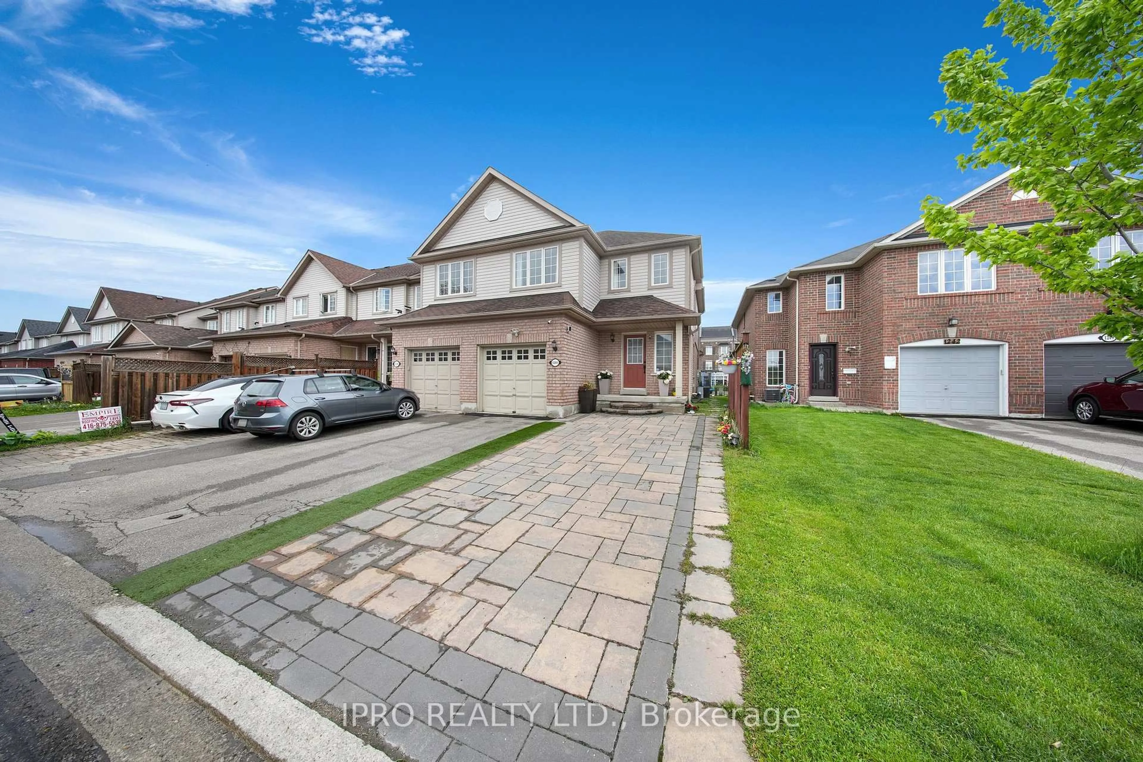 A pic from outside/outdoor area/front of a property/back of a property/a pic from drone, street for 1244 Mowat Lane, Milton Ontario L8T 6C1