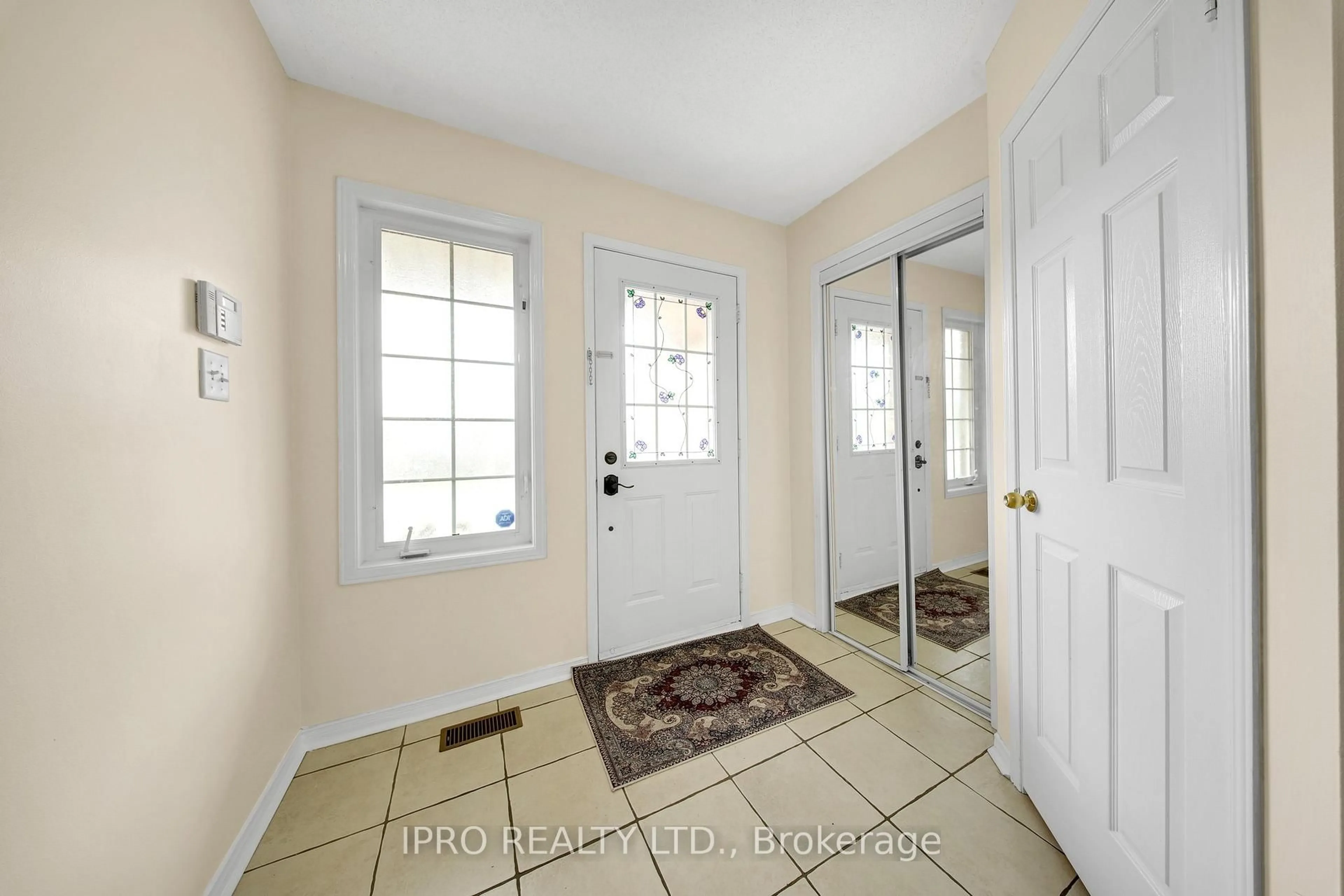 Indoor entryway for 1244 Mowat Lane, Milton Ontario L8T 6C1