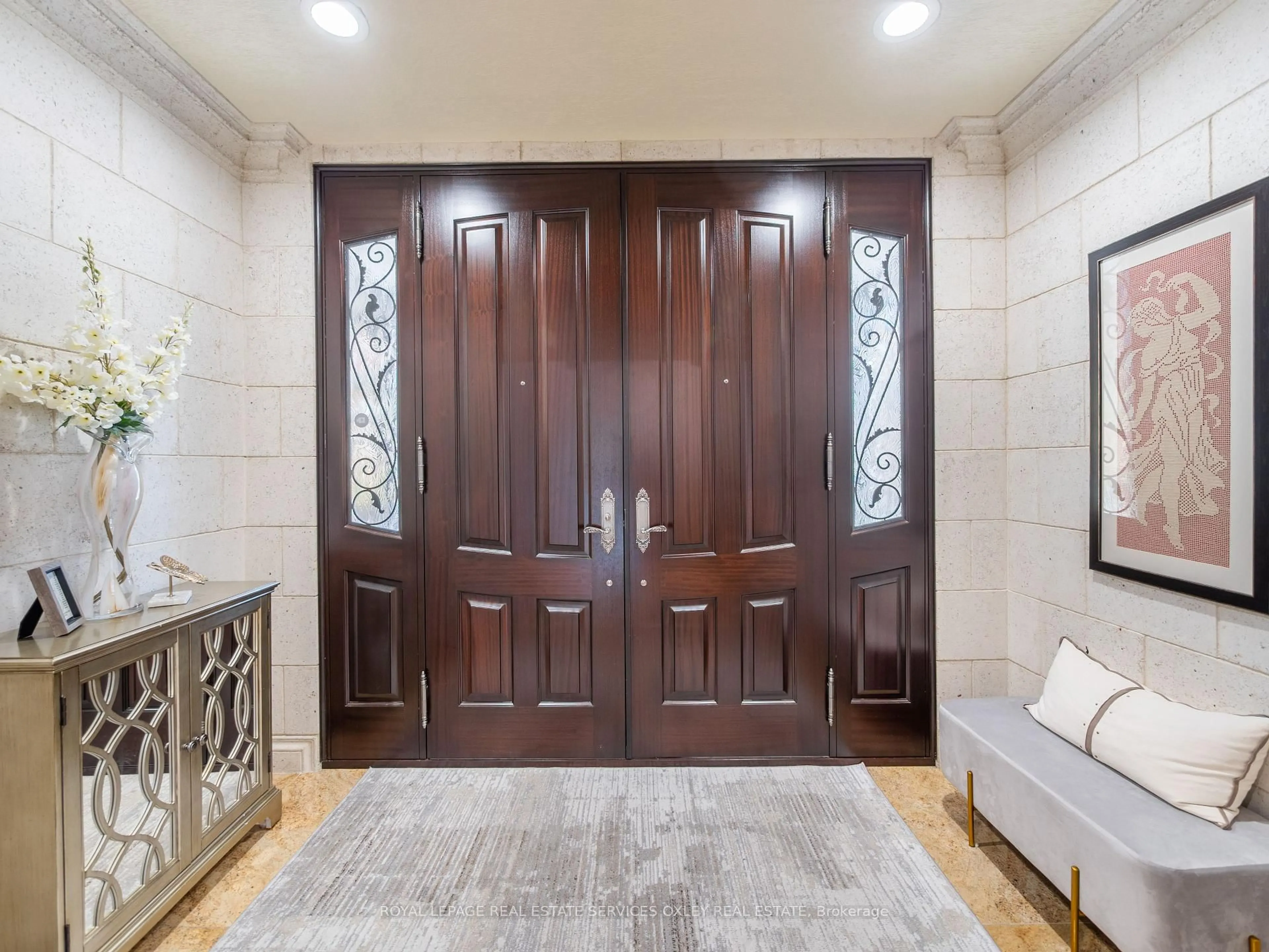 Indoor entryway for 12 Westmount Park Rd, Toronto Ontario M9P 1R5