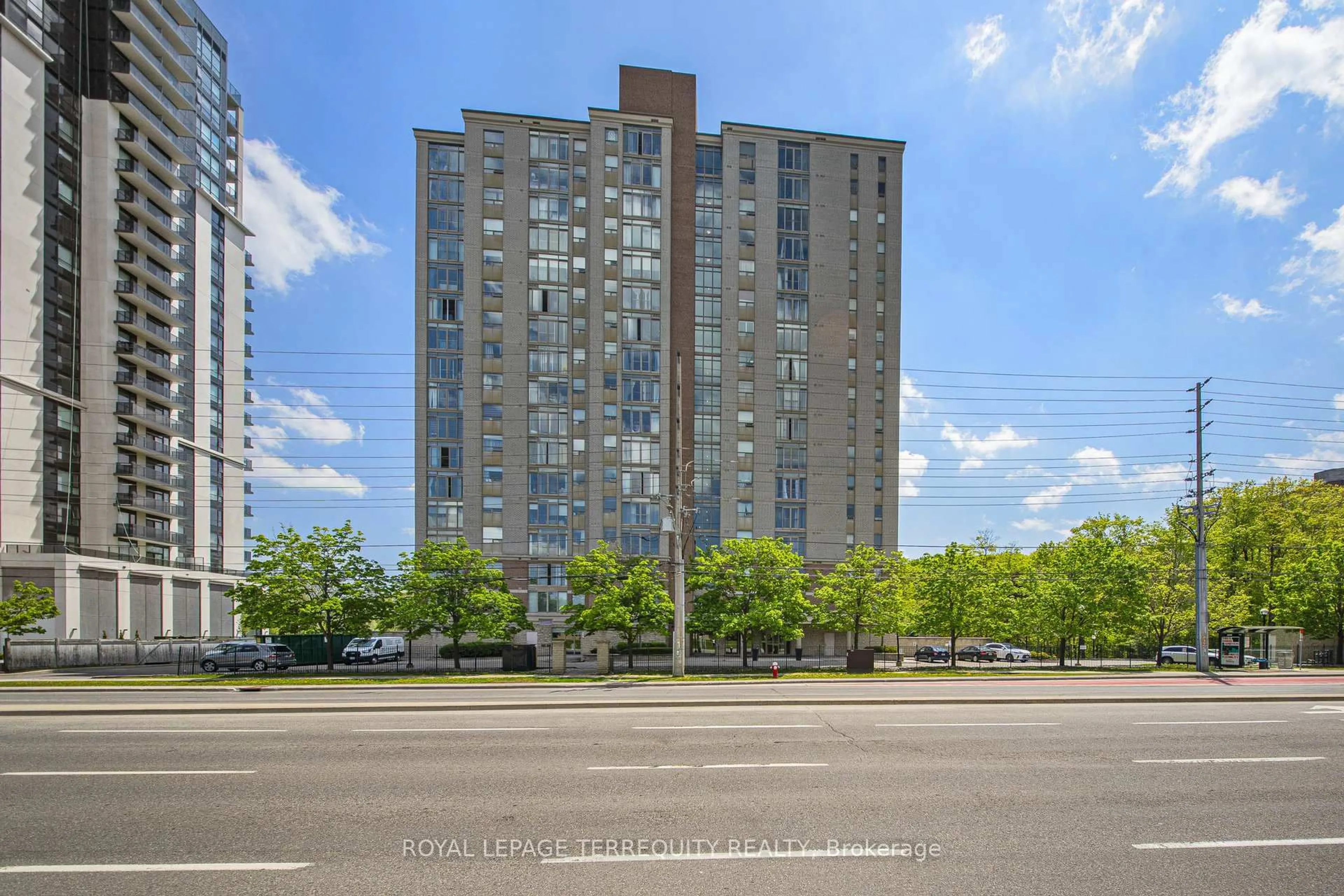 Unknown for 200 Burnhamthorpe Rd #402, Mississauga Ontario L5A 4L4