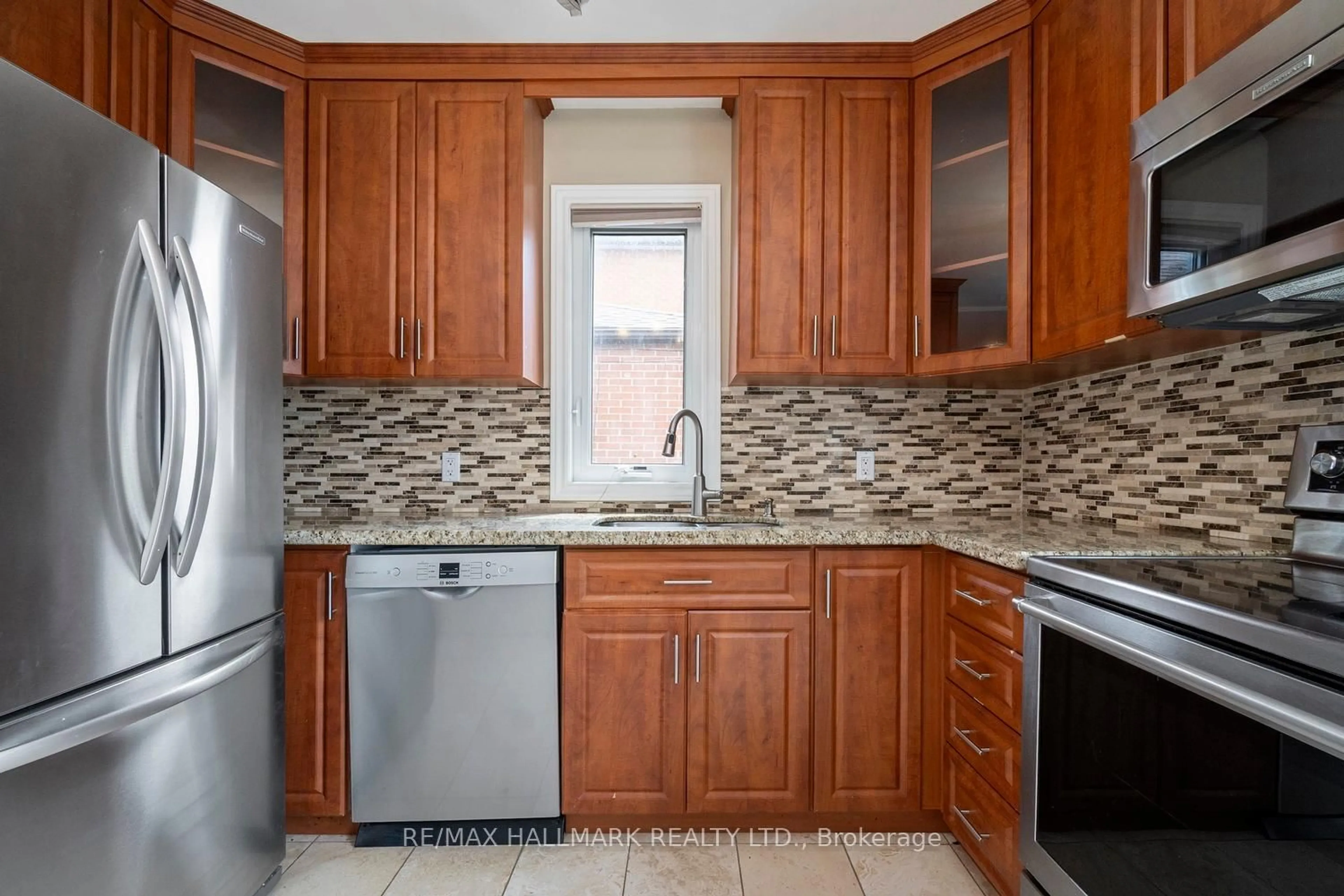 Standard kitchen, ceramic/tile floor for 72 Gray Ave, Toronto Ontario M6N 4S8
