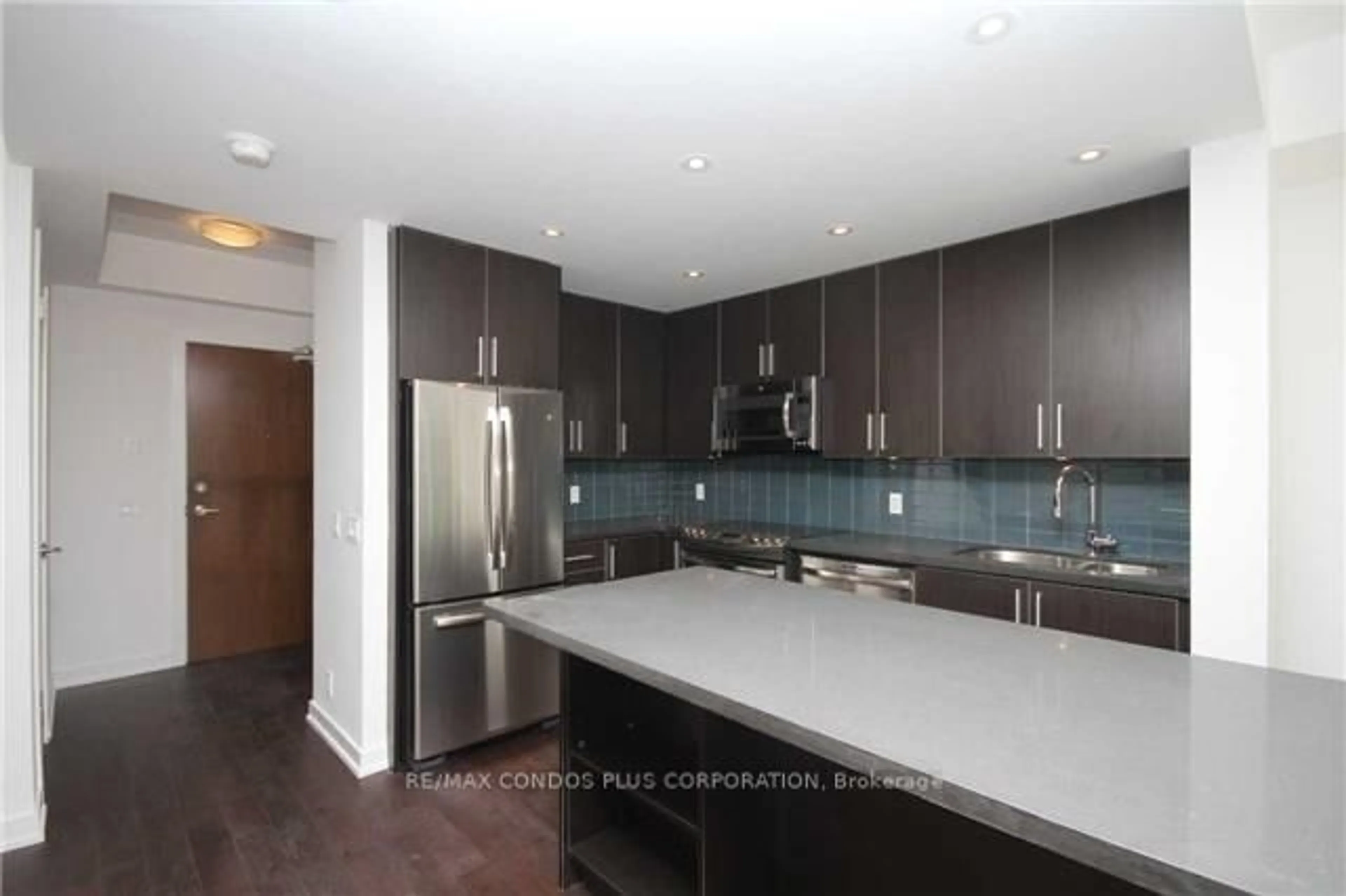 Unknown for 2212 Lake Shore Blvd #TH01, Toronto Ontario M8V 0C2