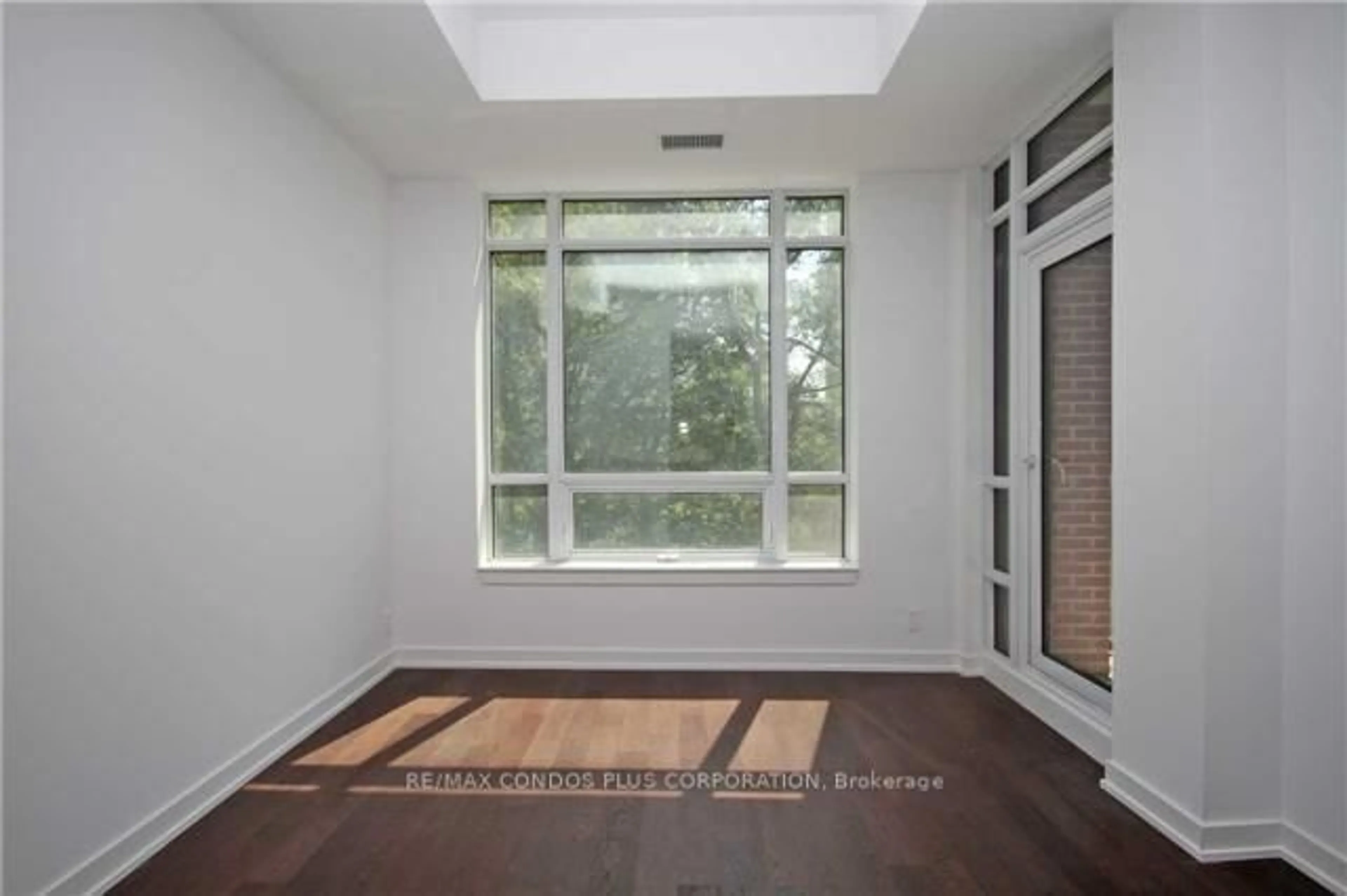 A pic of a room for 2212 Lake Shore Blvd #TH01, Toronto Ontario M8V 0C2
