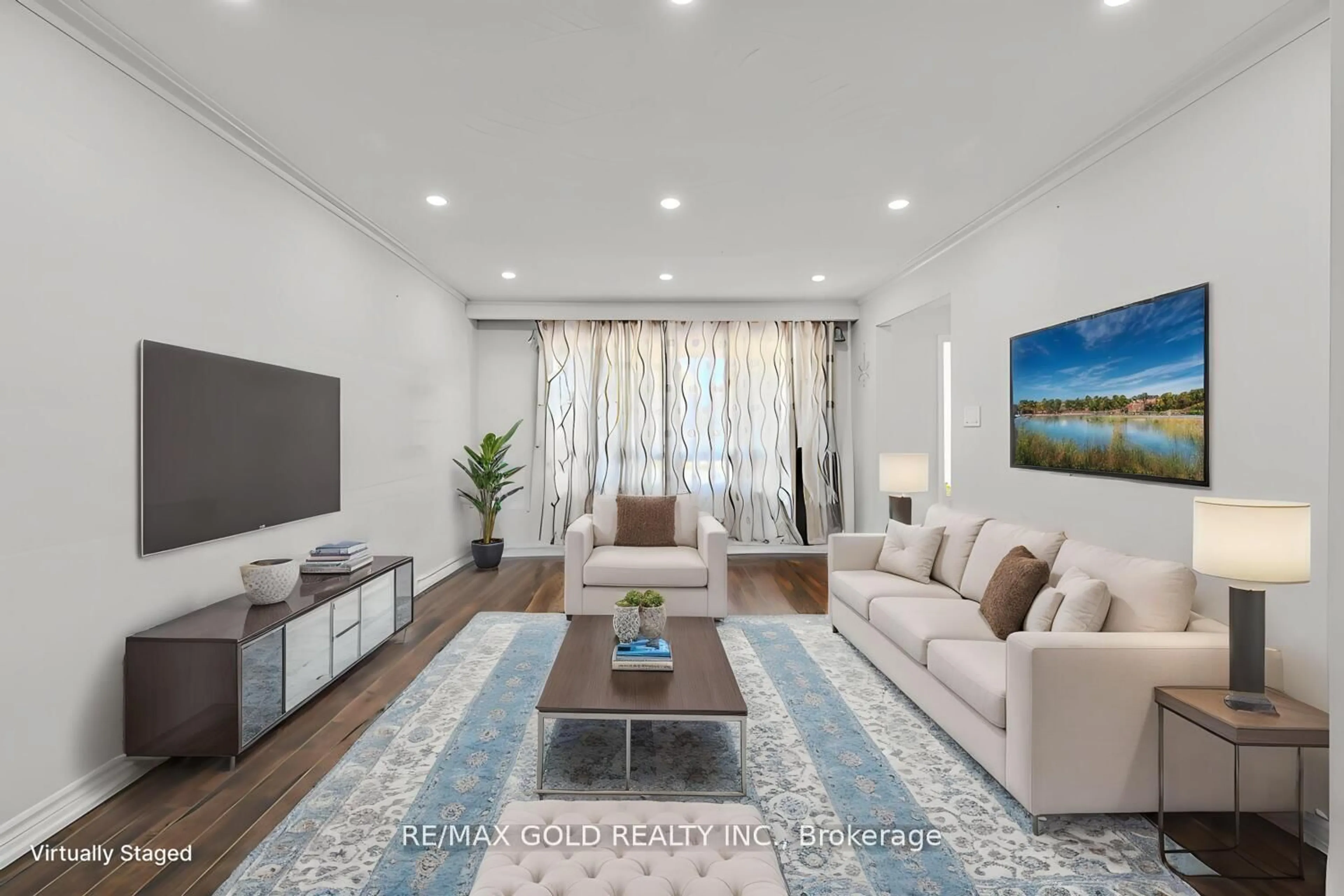 Living room with furniture, unknown for 7362 Redstone Rd, Mississauga Ontario L4T 2A9