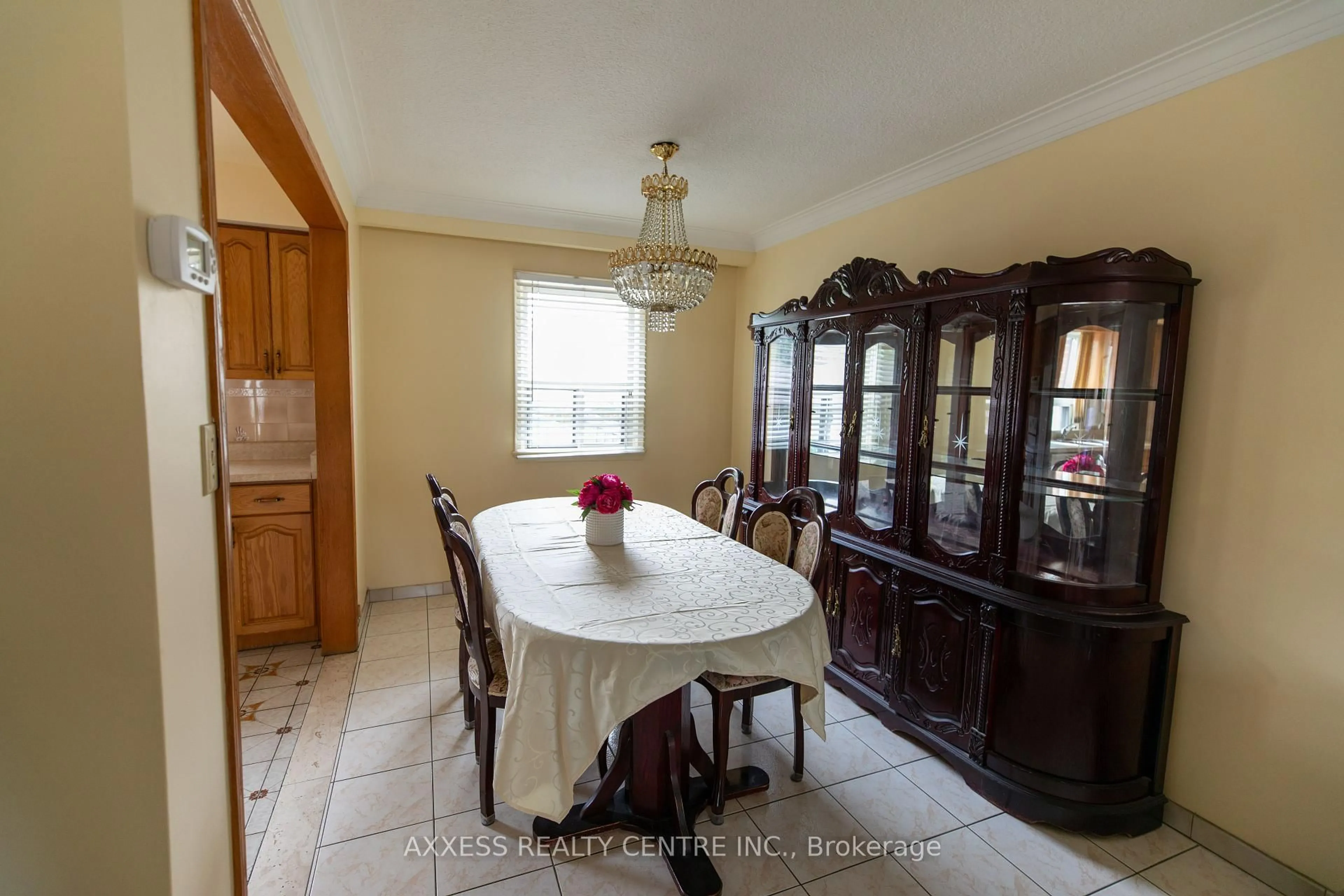 Dining room, ceramic/tile floor for 76 Dombey Rd, Toronto Ontario M3L 1P2