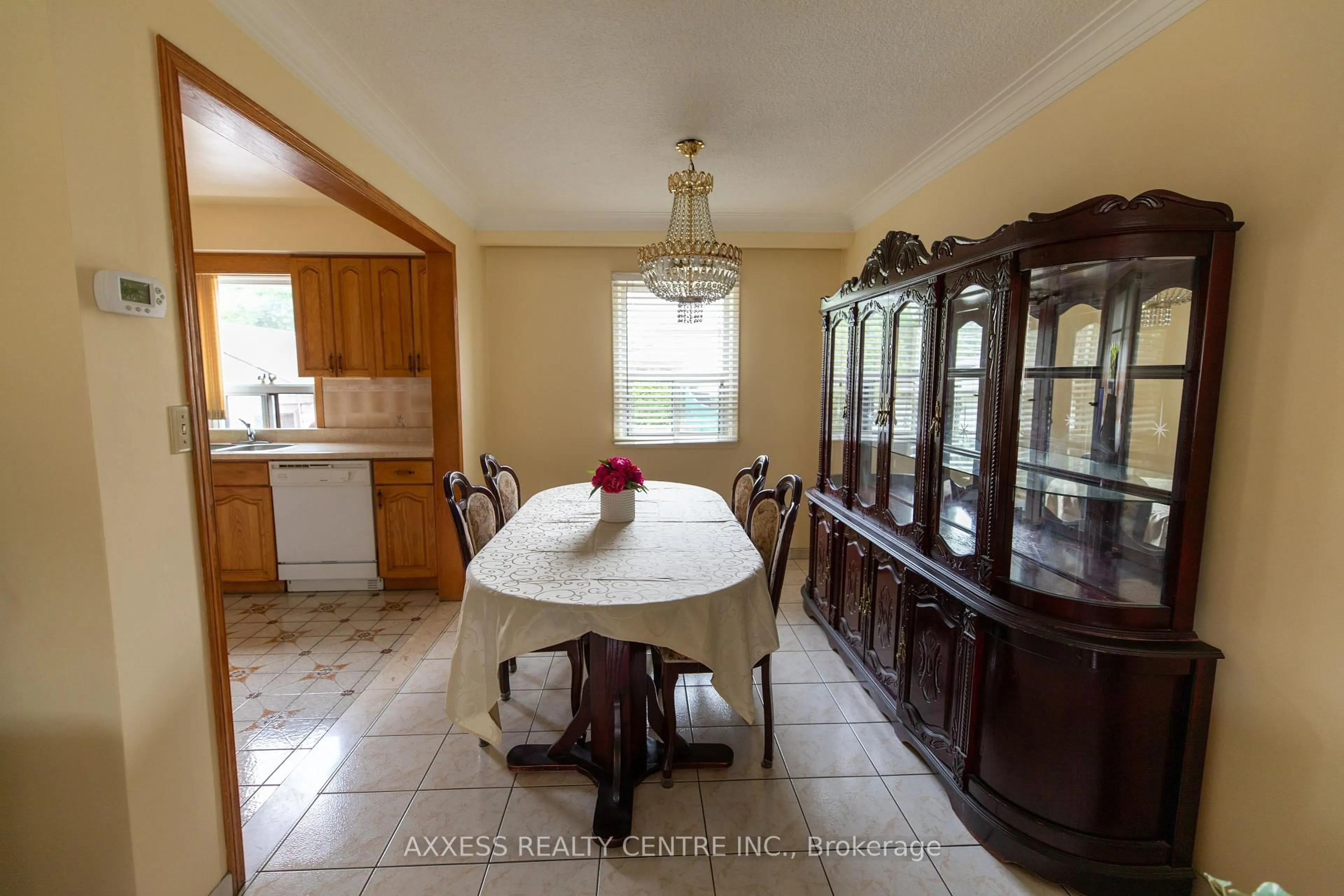 Dining room, ceramic/tile floor for 76 Dombey Rd, Toronto Ontario M3L 1P2