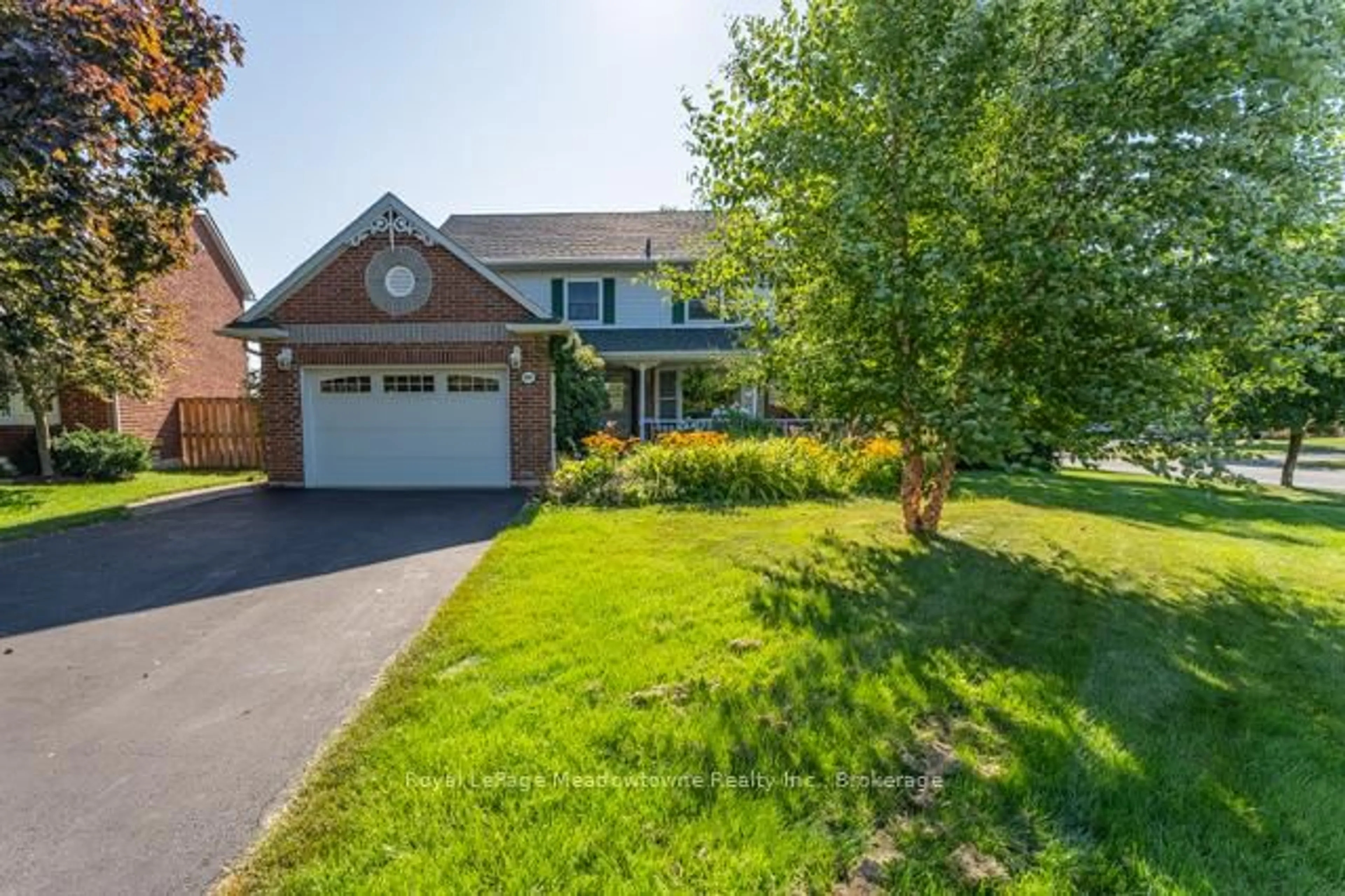 Home with brick exterior material, street for 690 Robertson Cres, Milton Ontario L9T 4V5