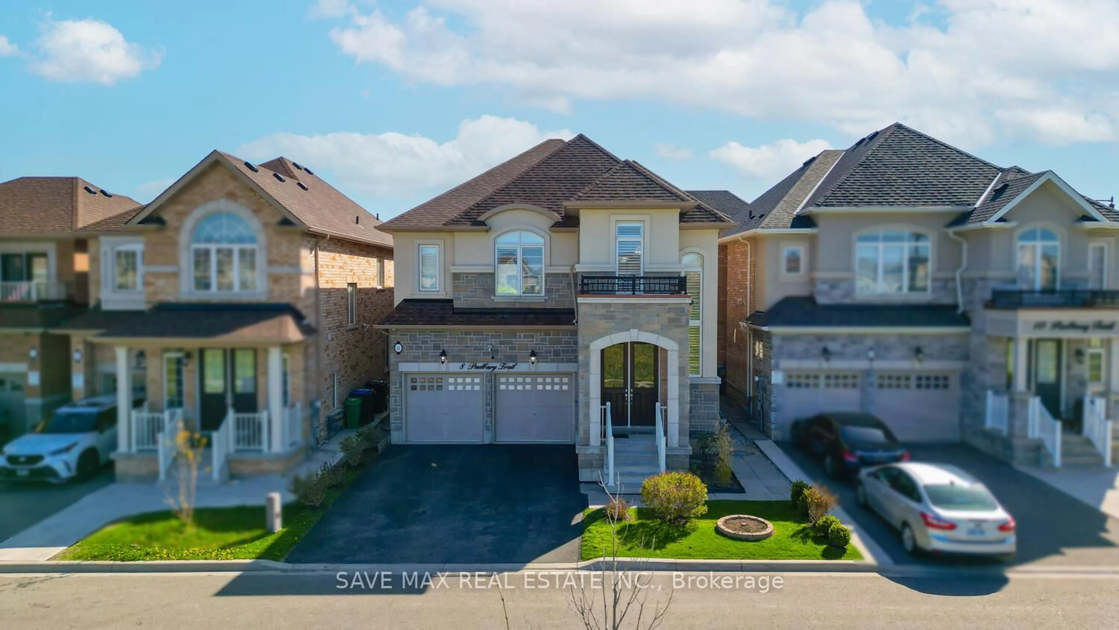 A pic from outside/outdoor area/front of a property/back of a property/a pic from drone, street for 8 PADBURY Tr, Brampton Ontario L7A 4M3
