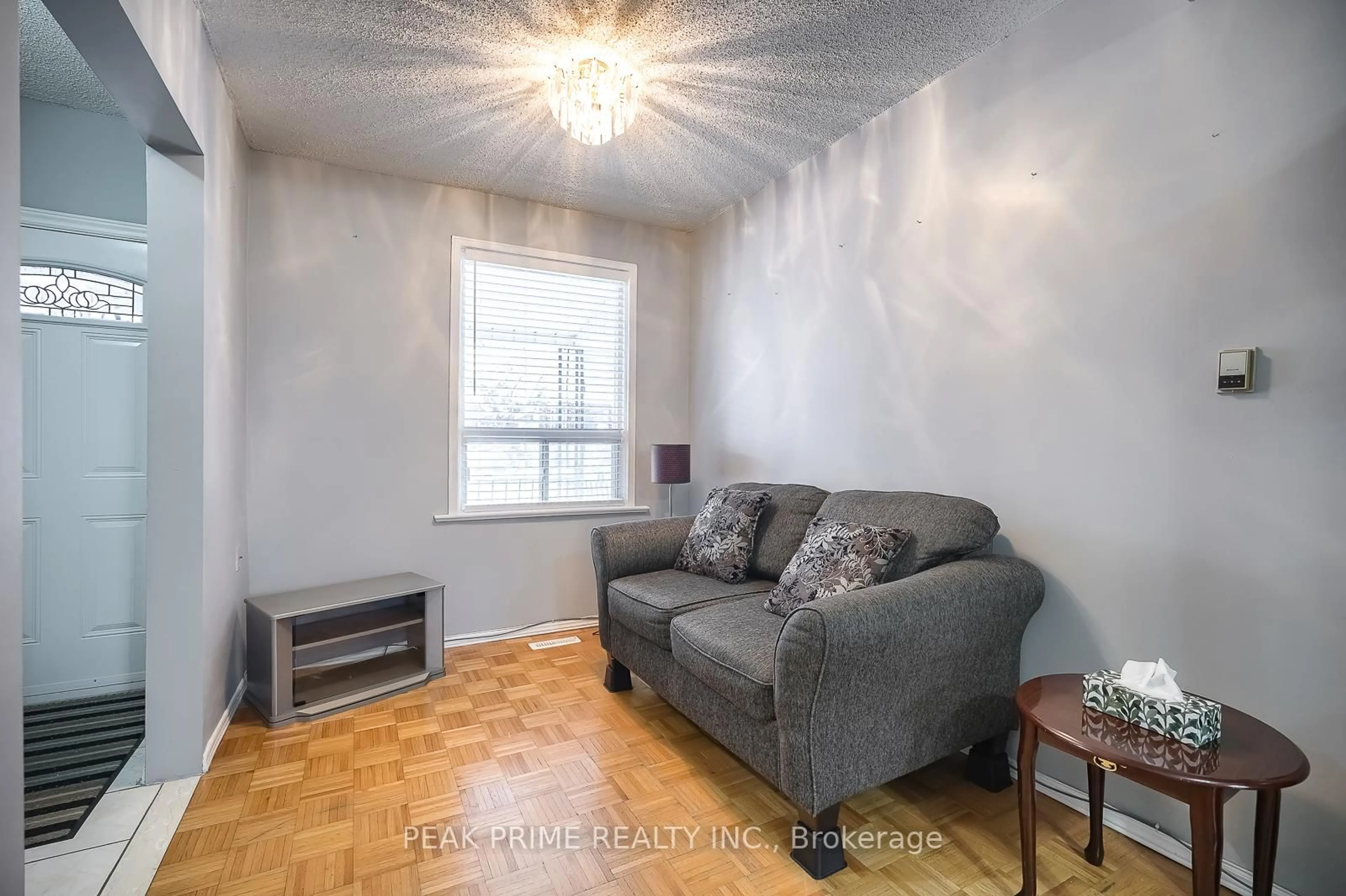 Living room with furniture, unknown for 11 Bloem Ave, Toronto Ontario M6E 1R9