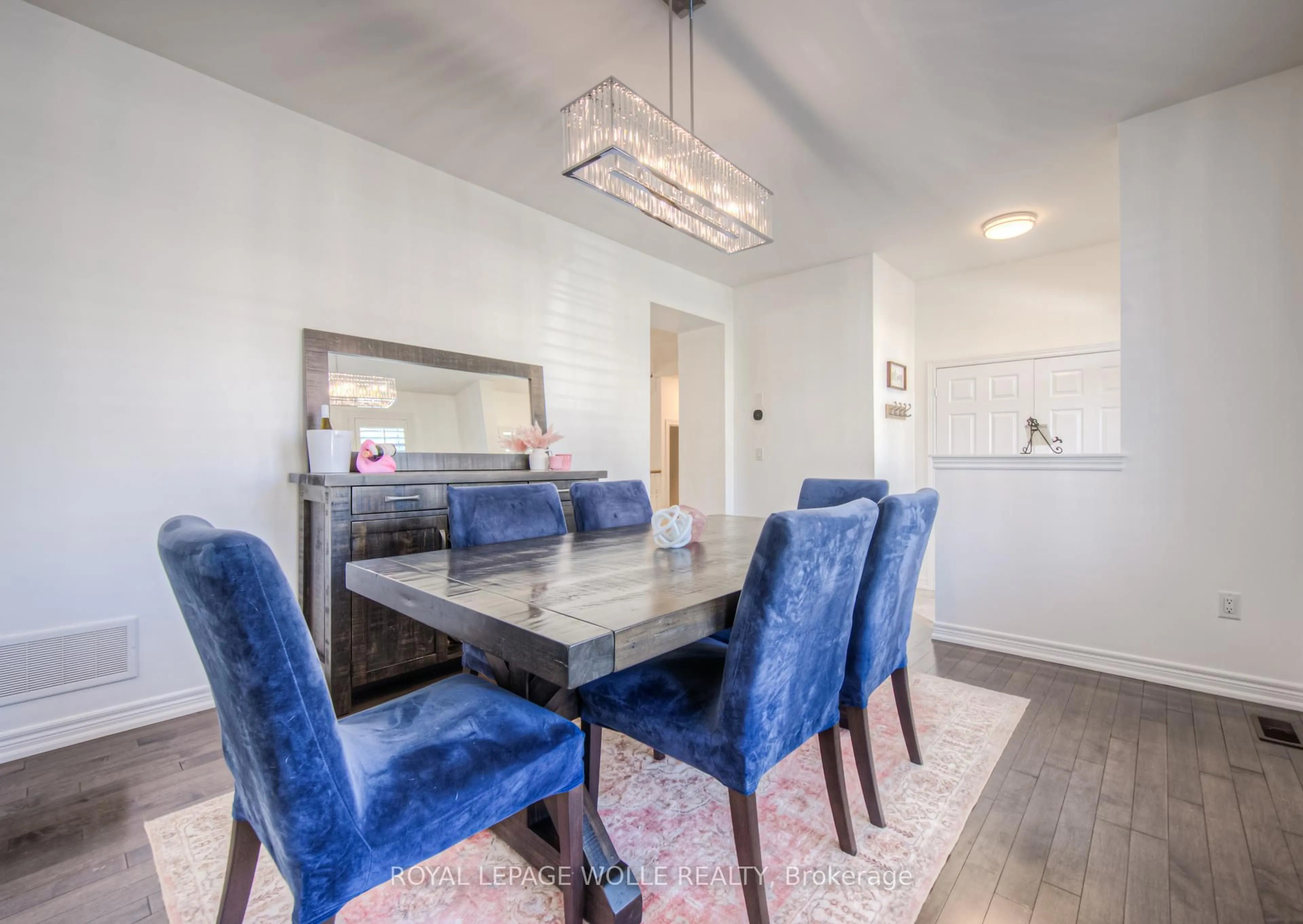 Dining room, unknown for 174 Etheridge Ave, Milton Ontario L9E 1H1